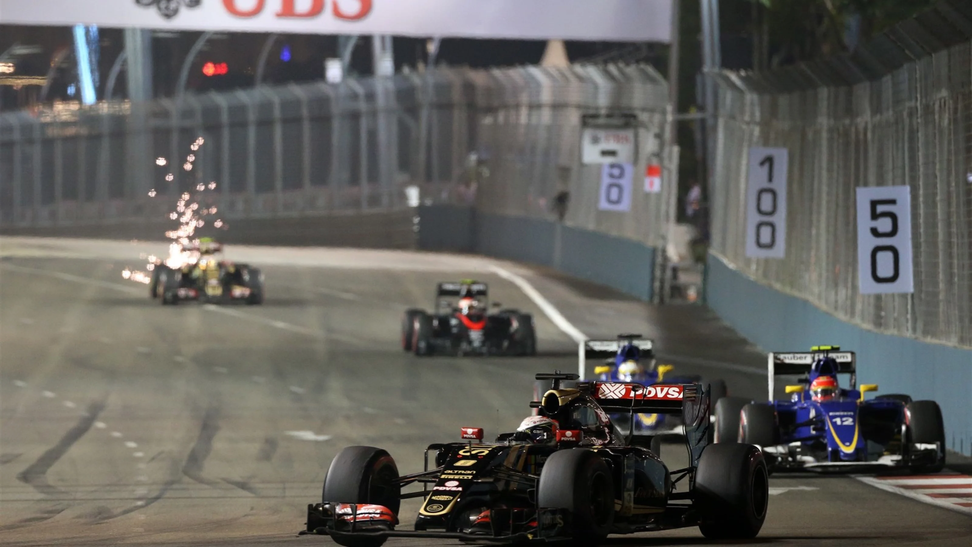 Romain Grosjean (FRA) Lotus E23 Hybrid at Formula One World Championship, Rd13, Singapore Grand