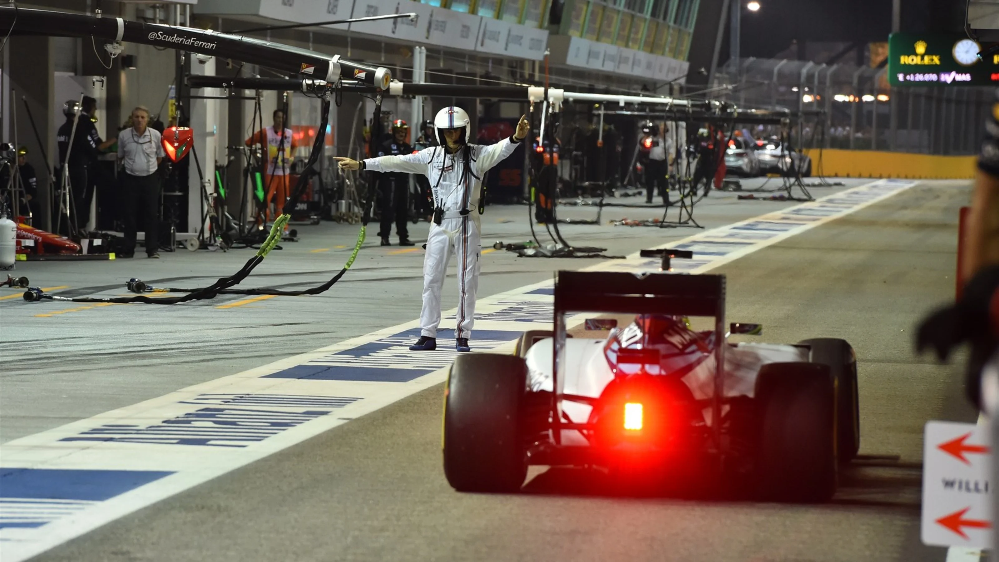 Felipe Massa (BRA) Williams FW37 retires from the race at Formula One World Championship, Rd13,