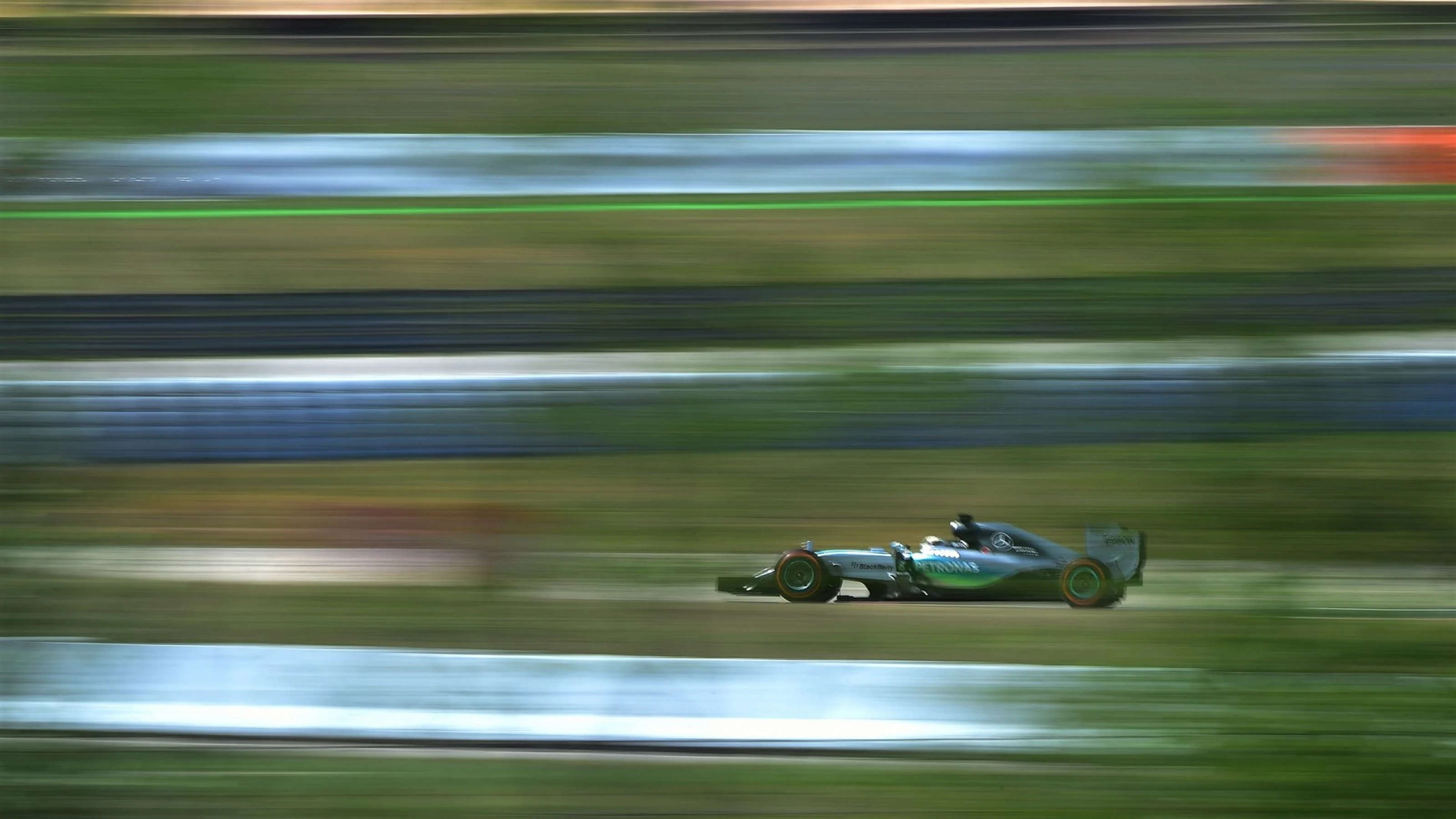 Lewis Hamilton (GBR) Mercedes AMG F1 W06 at Formula One World Championship, Rd5, Spanish Grand Prix