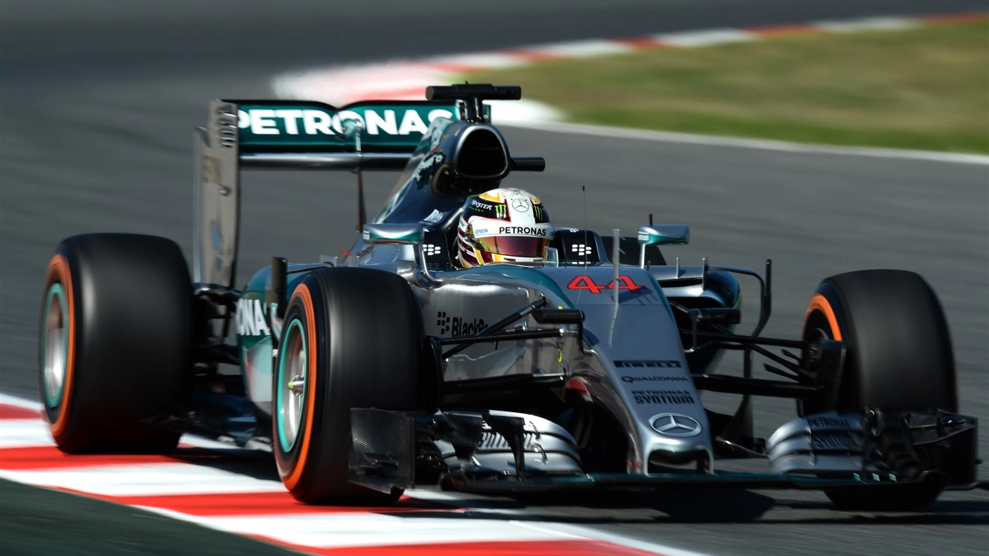 Lewis Hamilton (GBR) Mercedes AMG F1 W06 at Formula One World Championship, Rd5, Spanish Grand Prix