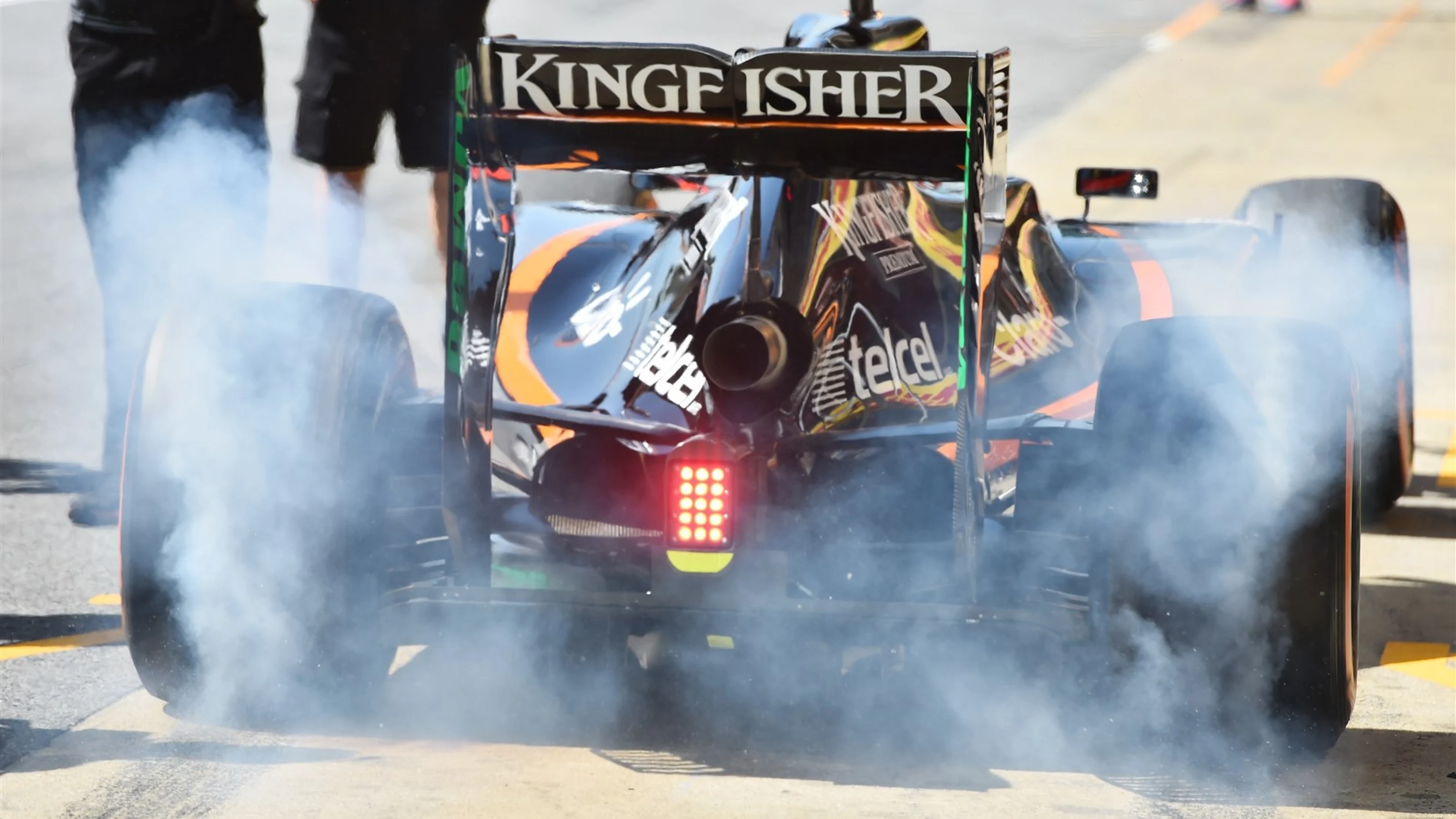 Nico Hulkenberg (GER) Force India VJM08 and tyre smoke at Formula One World Championship, Rd5,