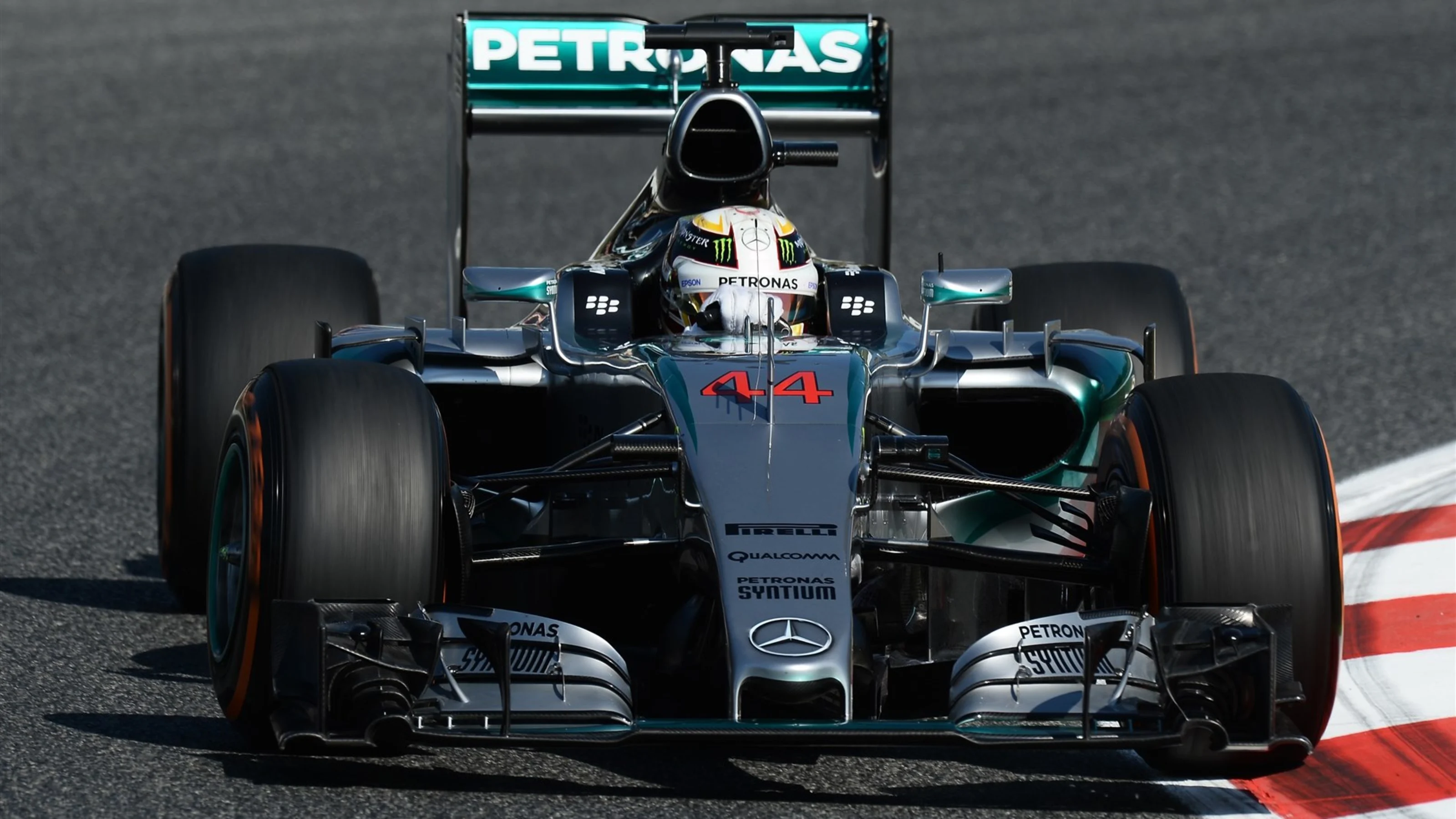 Lewis Hamilton (GBR) Mercedes AMG F1 W06 at Formula One World Championship, Rd5, Spanish Grand Prix