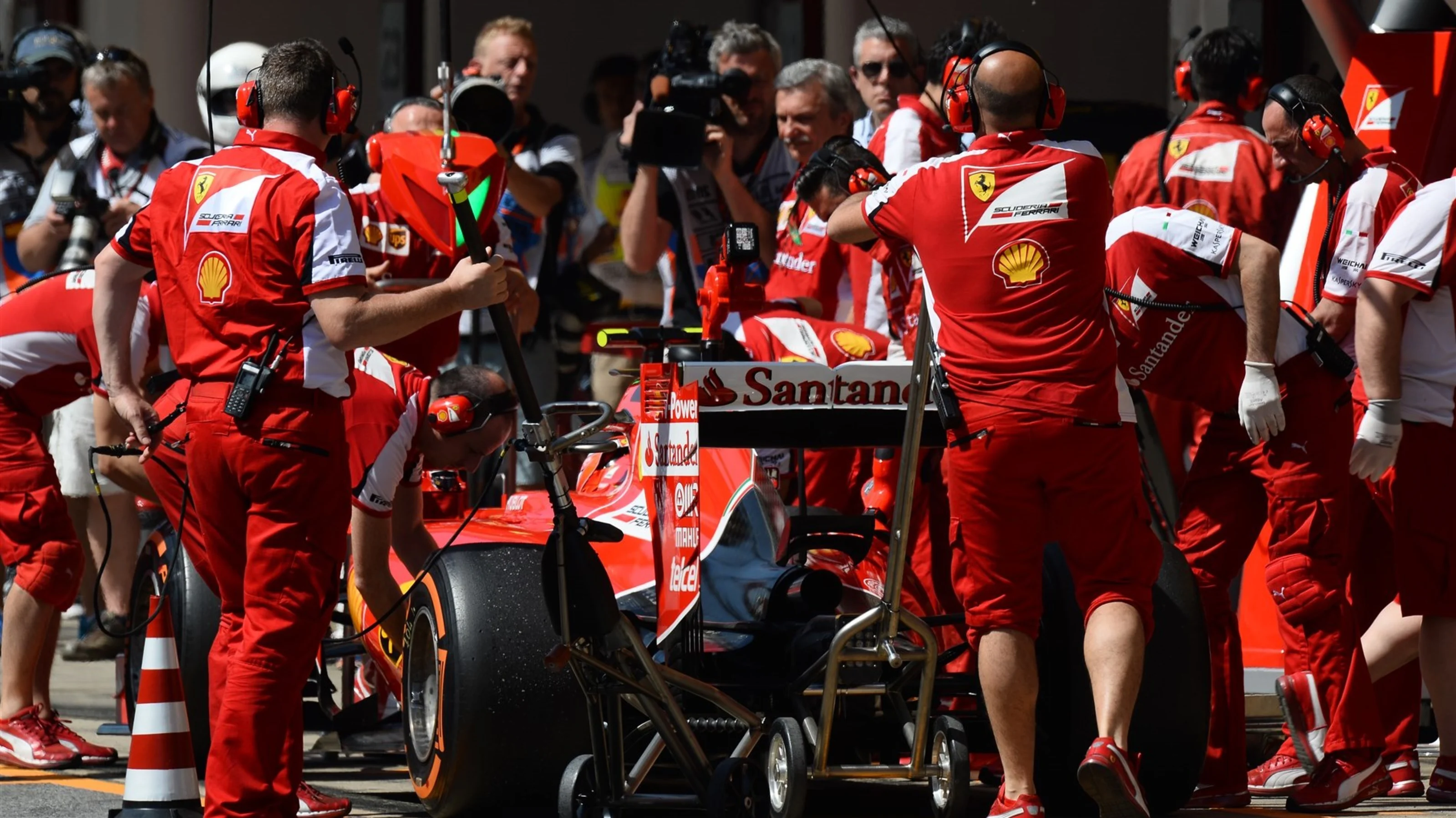 Kimi Raikkonen (FIN) Ferrari SF15-T at Formula One World Championship, Rd5, Spanish Grand Prix
