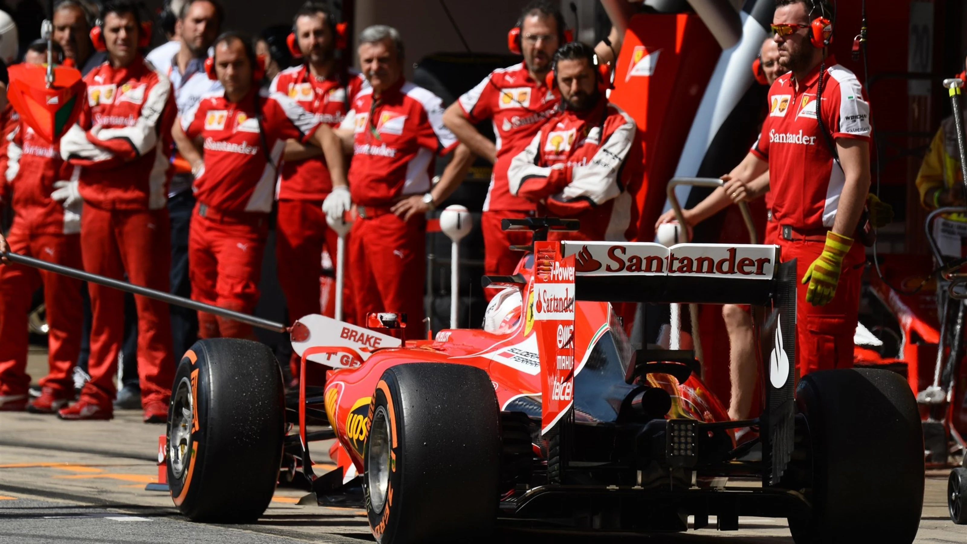 Sebastian Vettel (GER) Ferrari SF15-T at Formula One World Championship, Rd5, Spanish Grand Prix
