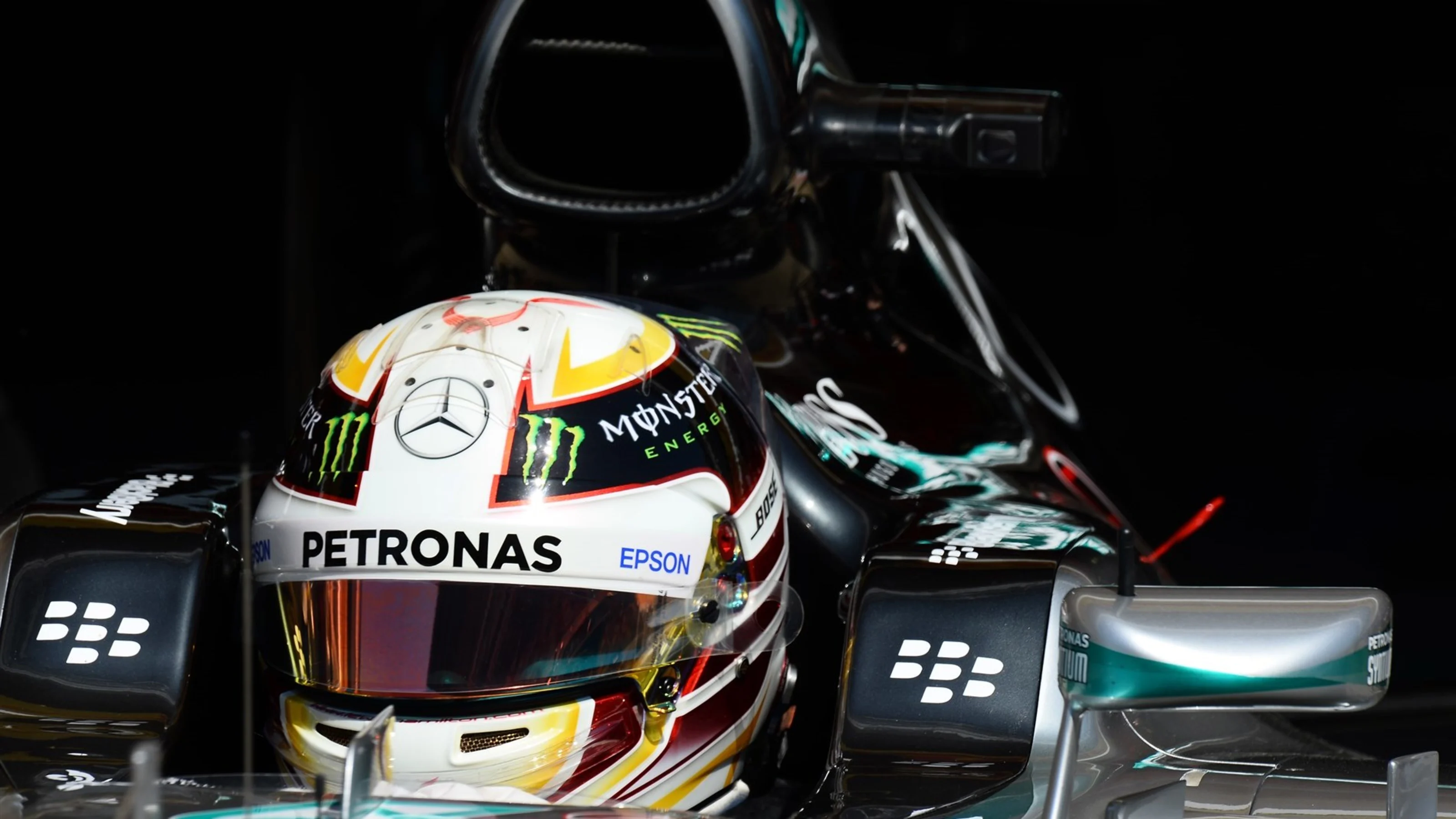 Lewis Hamilton (GBR) Mercedes AMG F1 W06 at Formula One World Championship, Rd5, Spanish Grand Prix