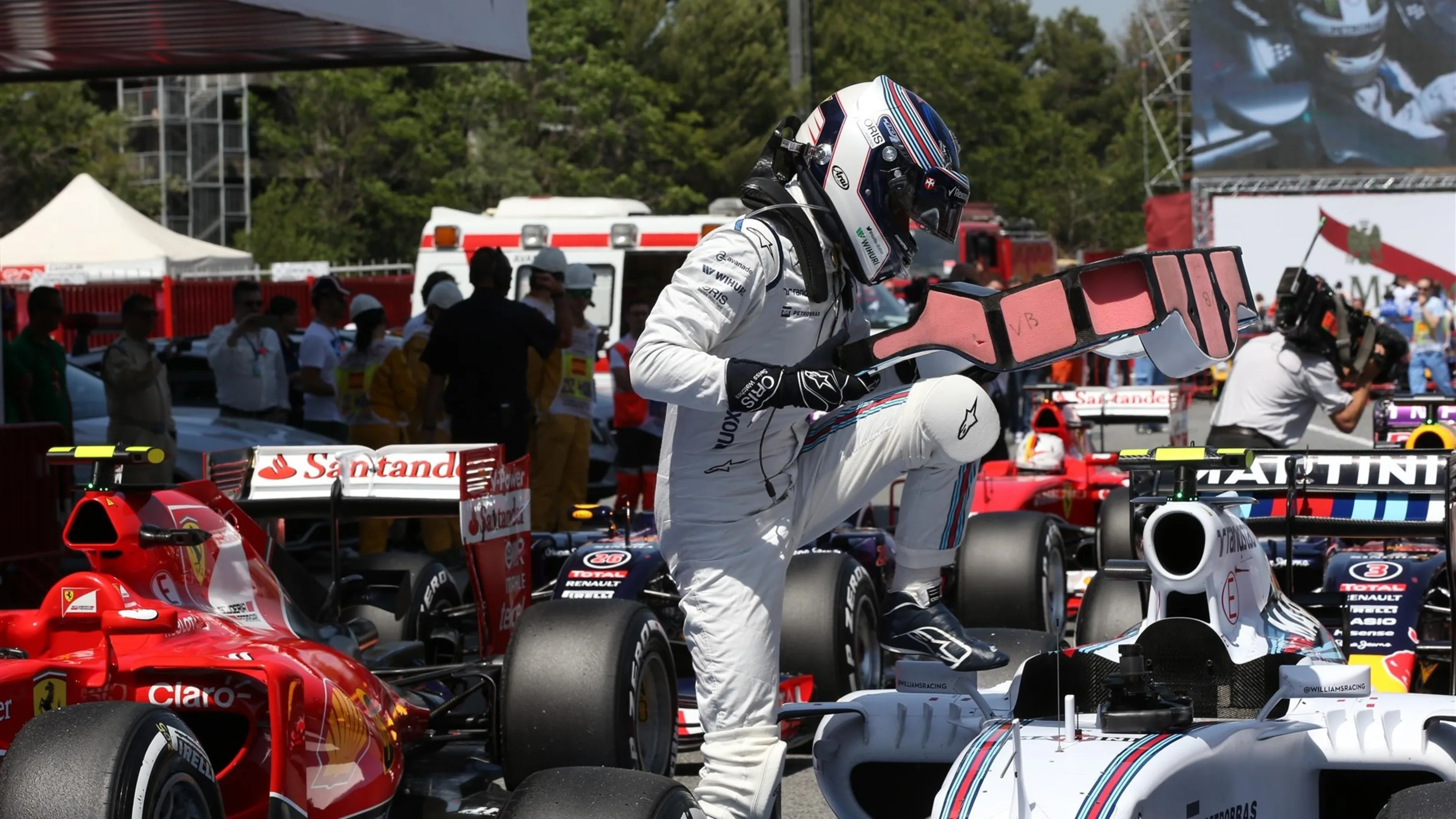 Valtteri Bottas (FIN) Williams FW37 in parc ferme at Formula One World Championship, Rd5, Spanish