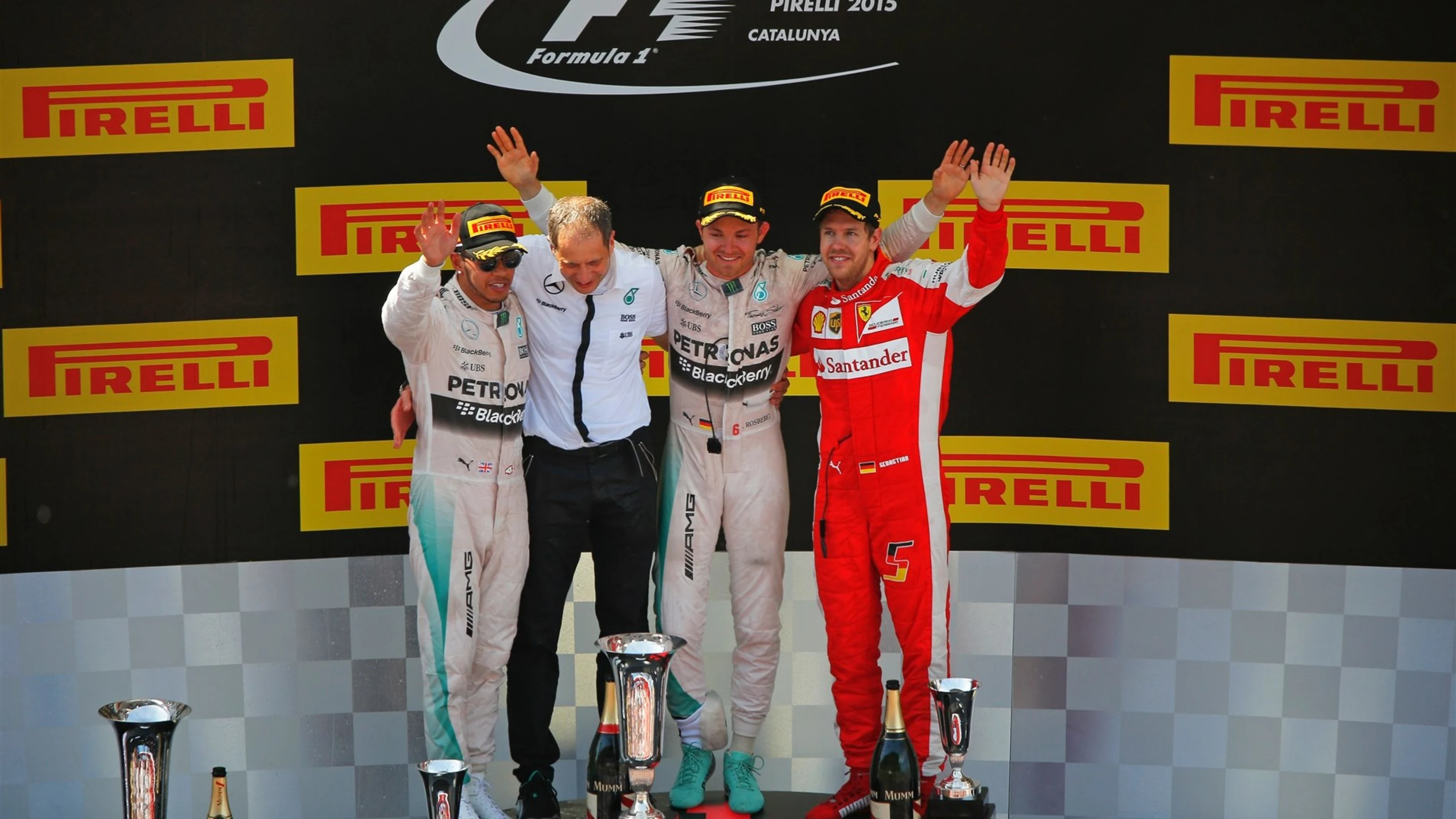 L to R): Lewis Hamilton (GBR) Mercedes AMG F1, Tony Ross (GBR) Mercedes AMG F1 Race Engineer, race