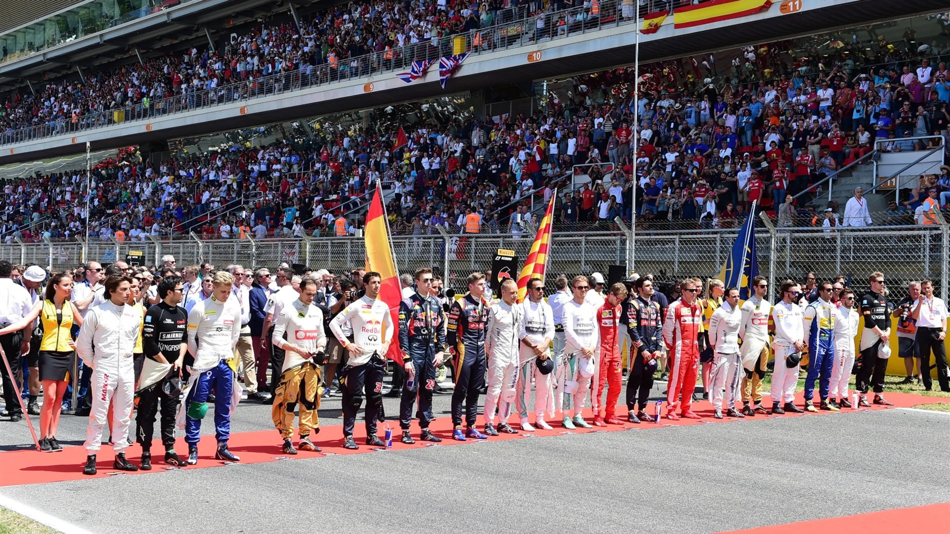 Drivers observe the National Anthem on the grid at Formula One World Championship, Rd5, Spanish