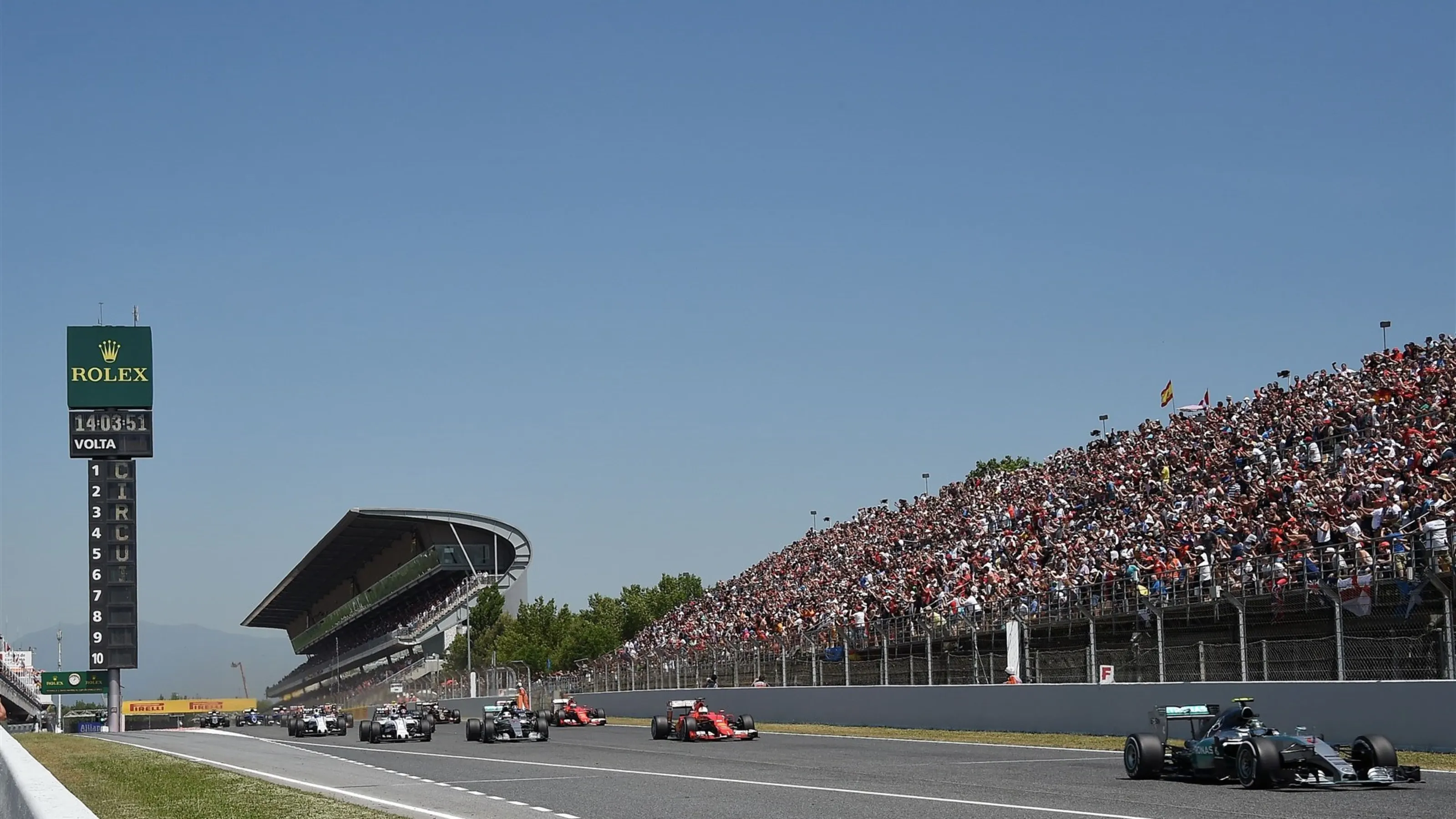Nico Rosberg (GER) Mercedes AMG F1 W06 at the start of the race at Formula One World Championship,
