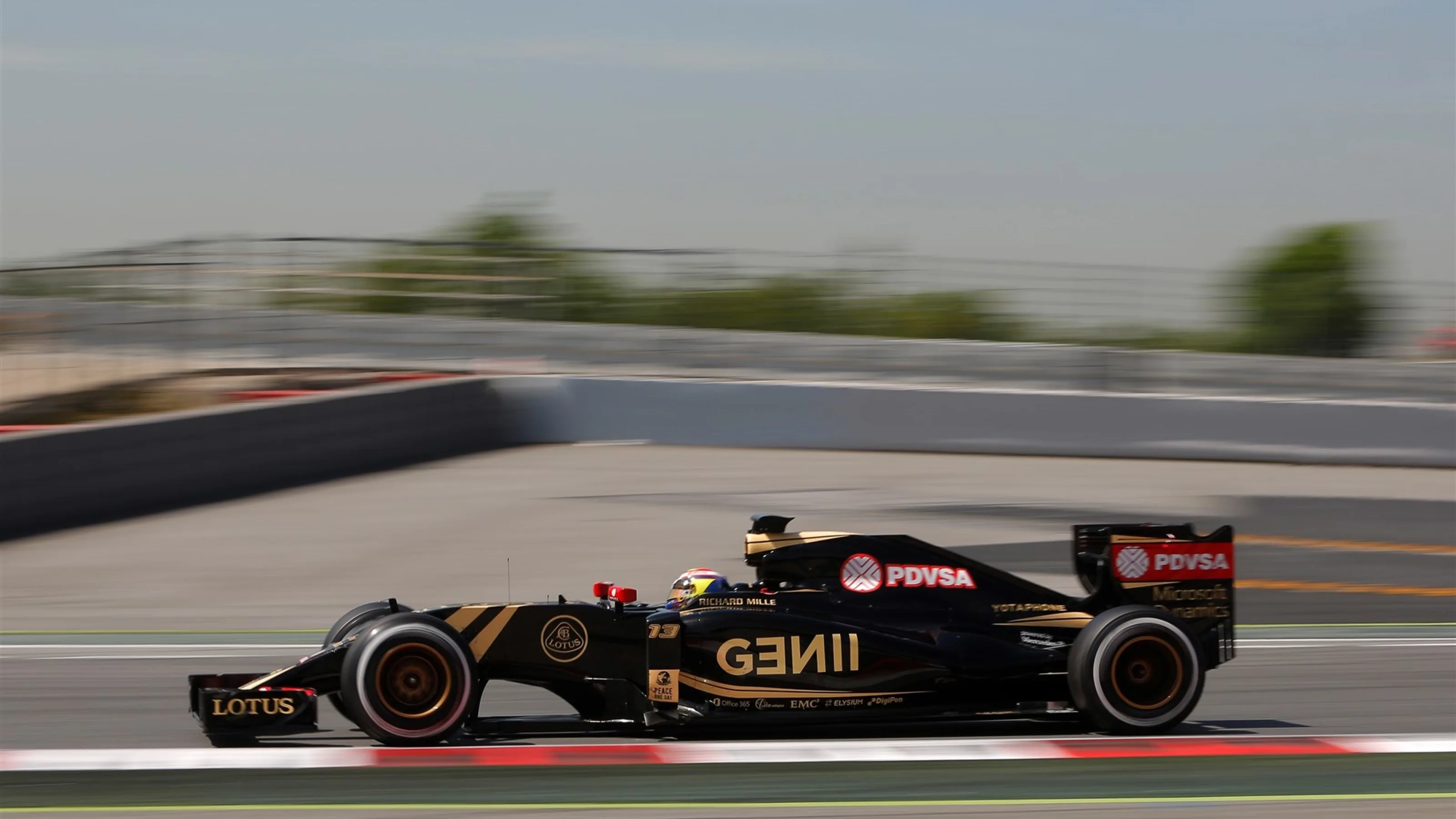 Pastor Maldonado (VEN) Lotus E23 Hybrid at Formula One Testing, Day One, Barcelona, Spain, 12 May