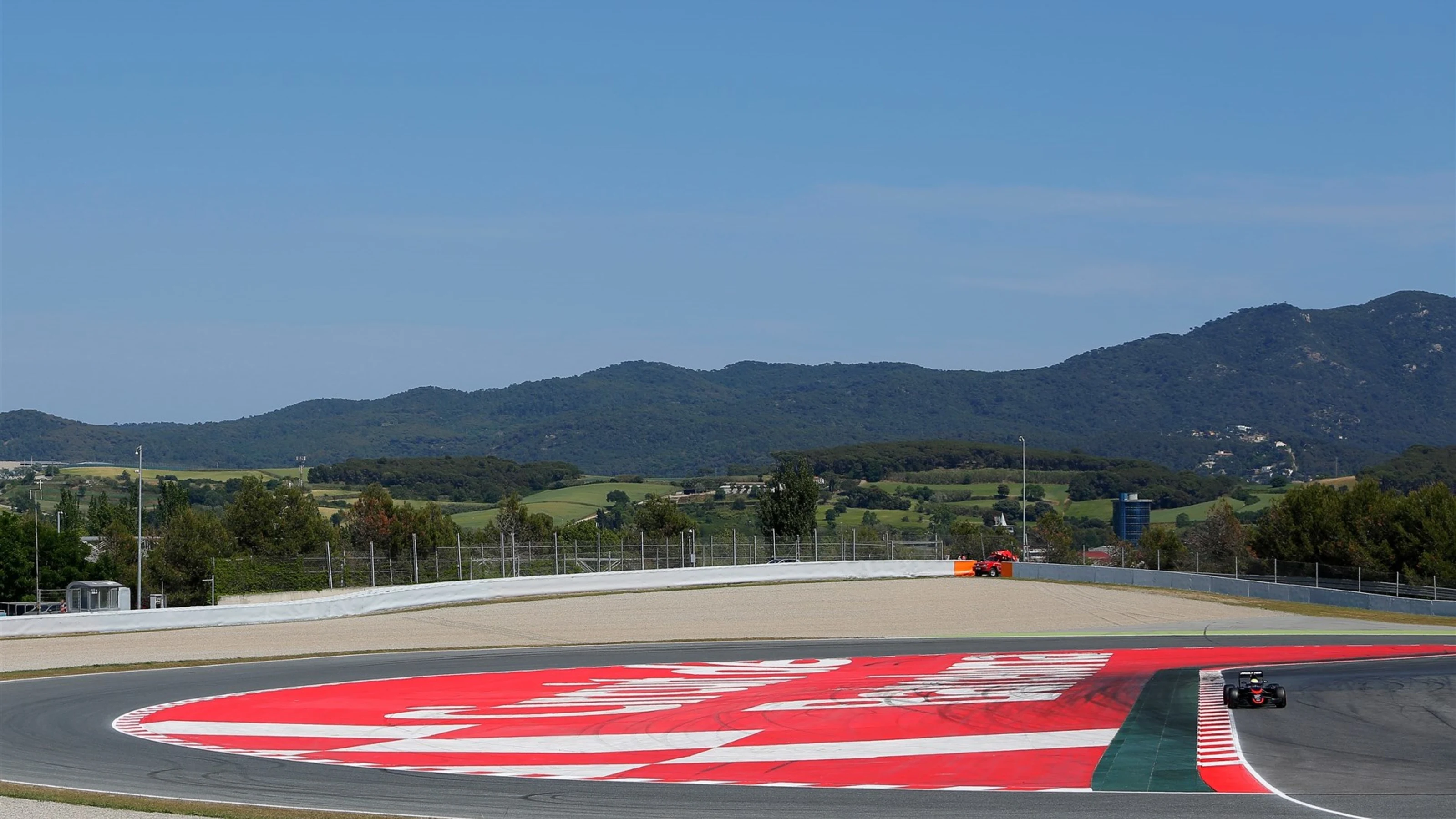 Oliver Turvey (GBR) McLaren MP4-30 at Formula One Testing, Day One, Barcelona, Spain, 12 May 2015.