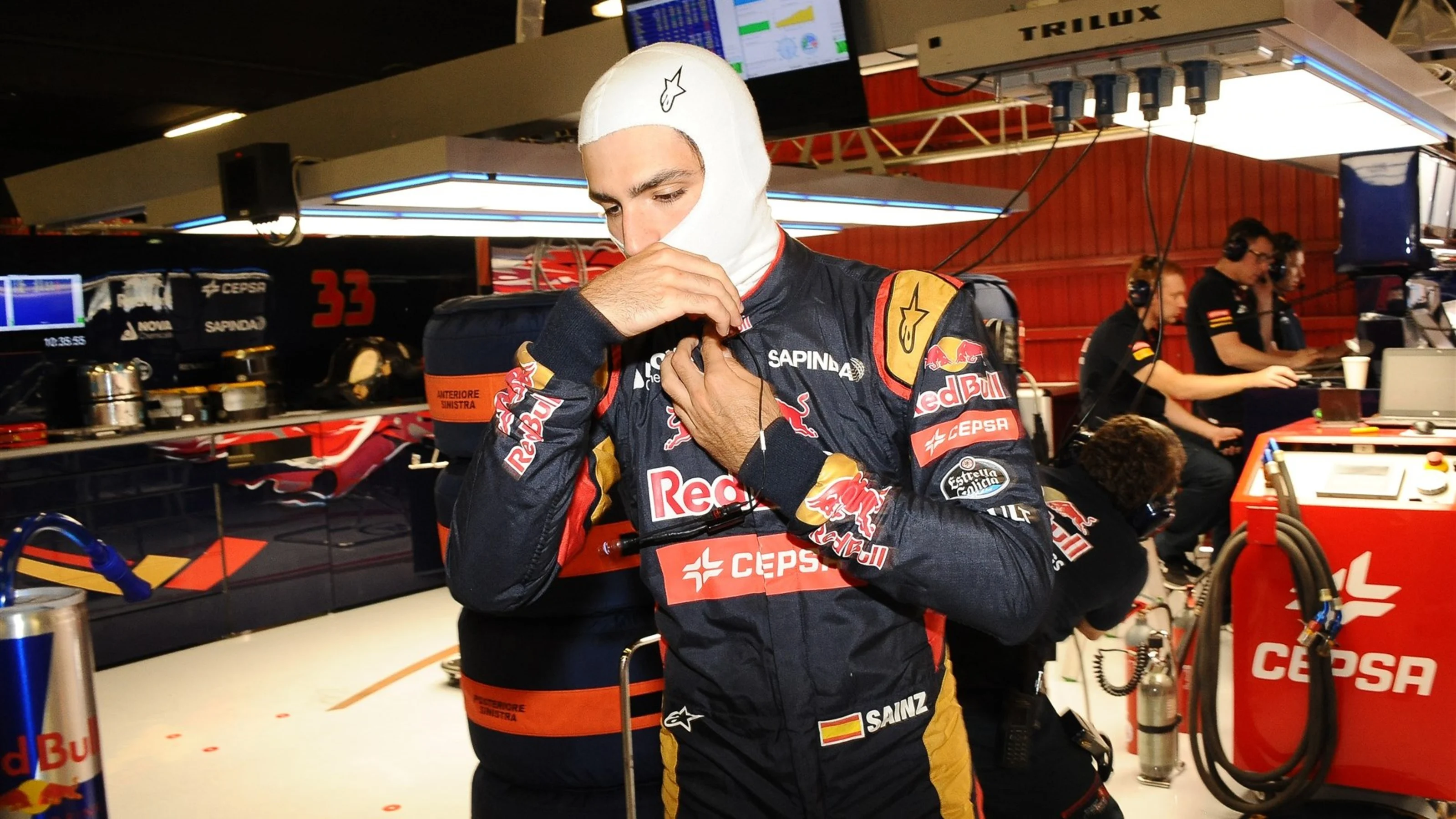 Carlos Sainz jr (ESP) Scuderia Toro Rosso at Formula One Testing, Day Two, Barcelona, Spain, 13 May