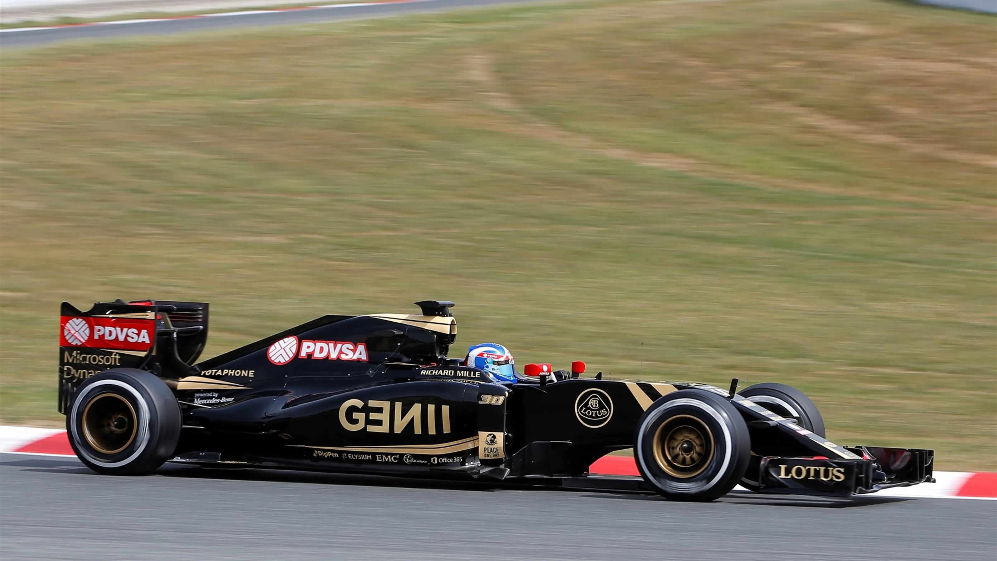 Jolyon Palmer (GBR) Lotus E23 Hybrid at Formula One Testing, Day One, Barcelona, Spain, 12 May 2015.