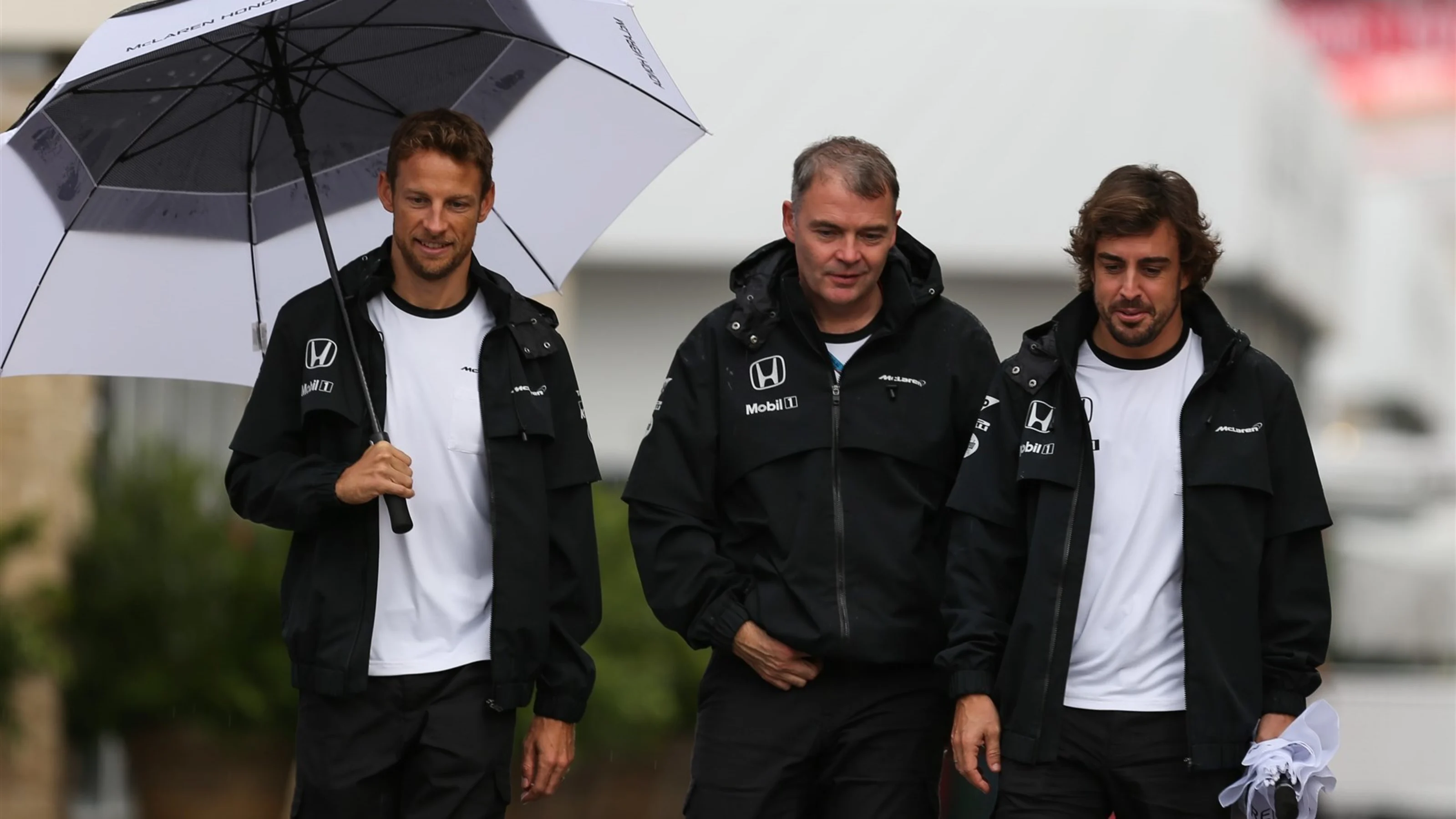 Jenson Button (GBR) McLaren, Dave Redding (GBR) McLaren and Fernando Alonso (ESP) McLaren at