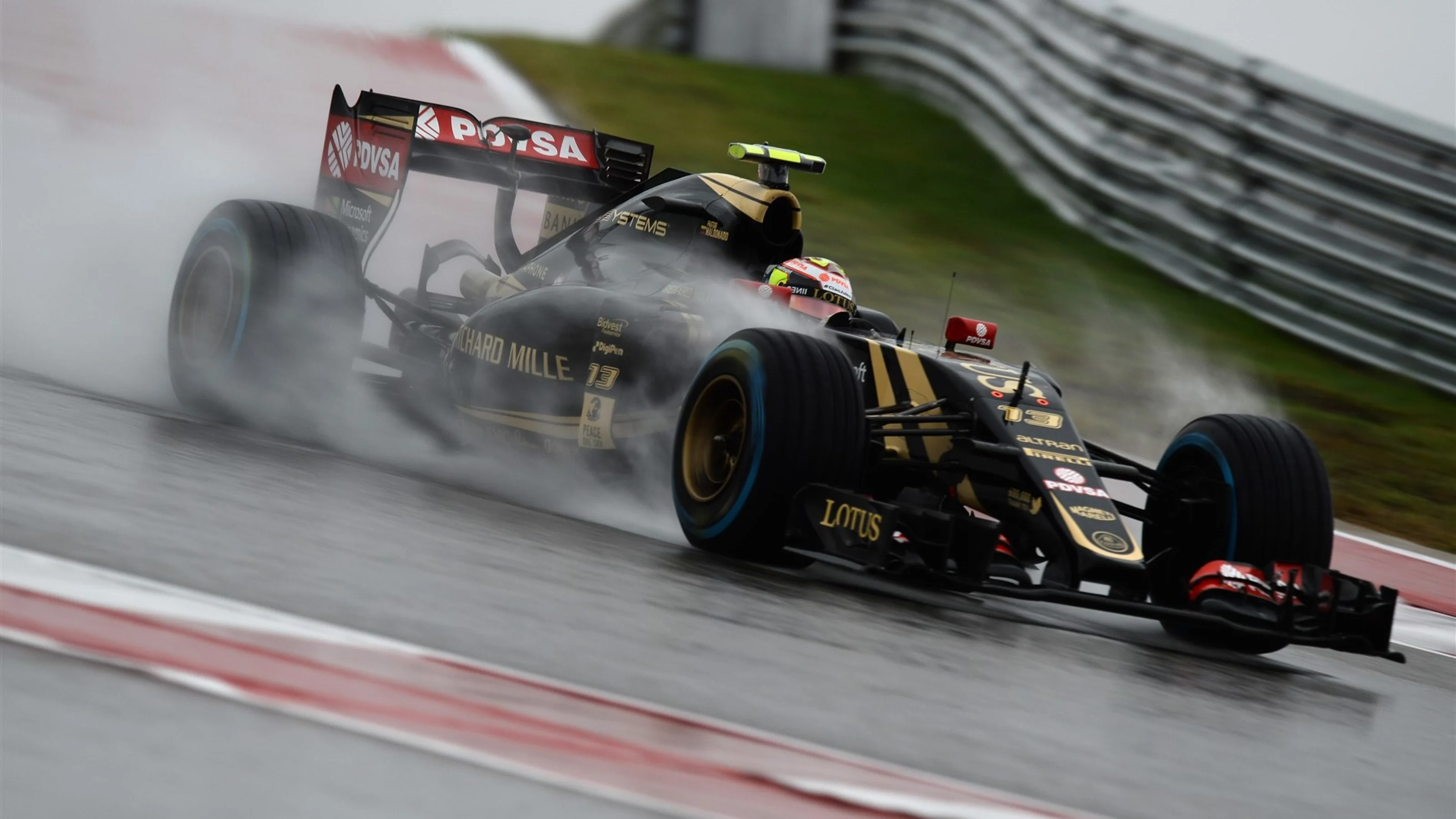 Pastor Maldonado (VEN) Lotus E23 Hybrid at Formula One World Championship, Rd16, United States