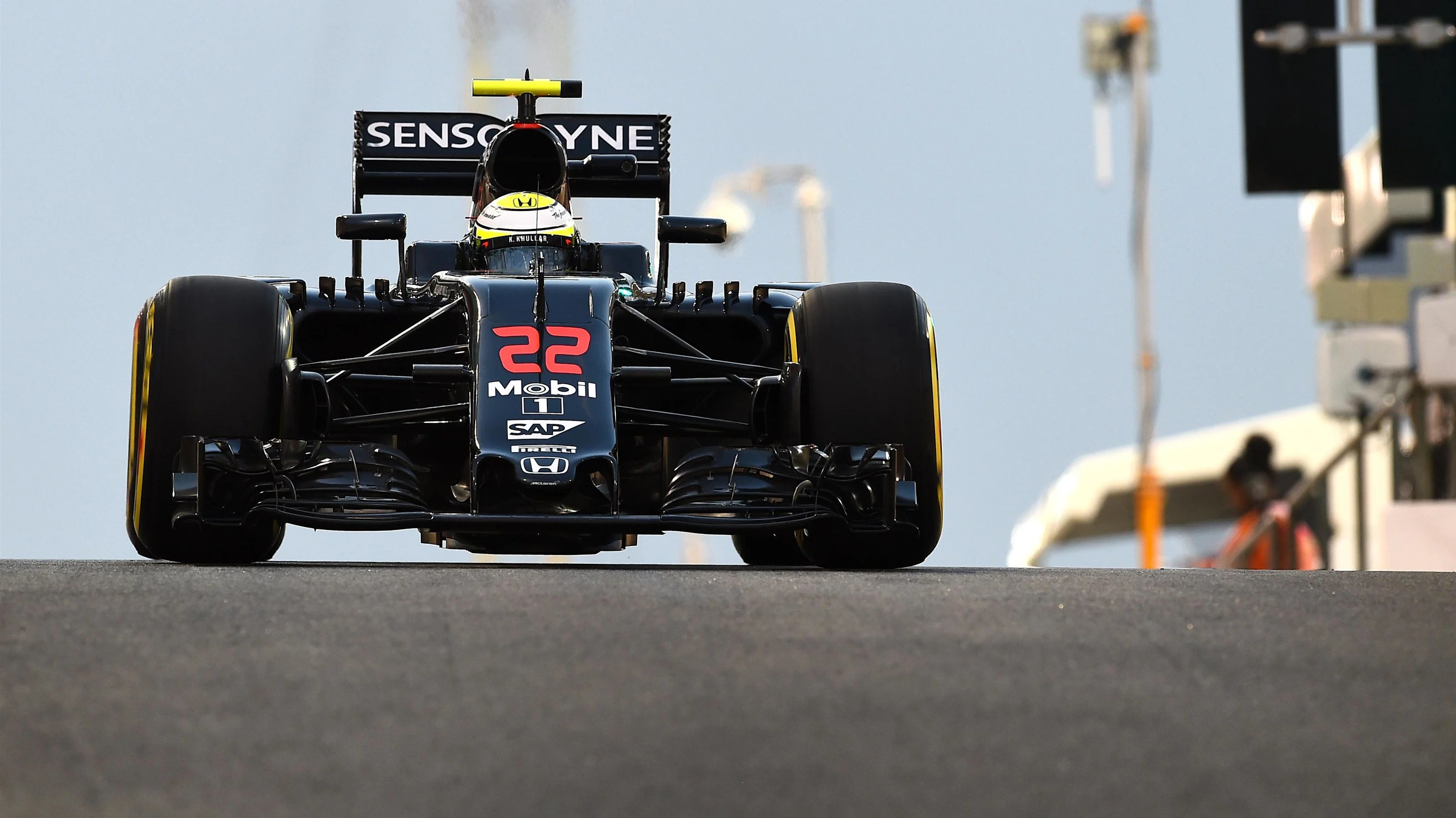 Jenson Button (GBR) McLaren MP4-31 at Formula One World Championship, Rd21, Abu Dhabi Grand Prix,