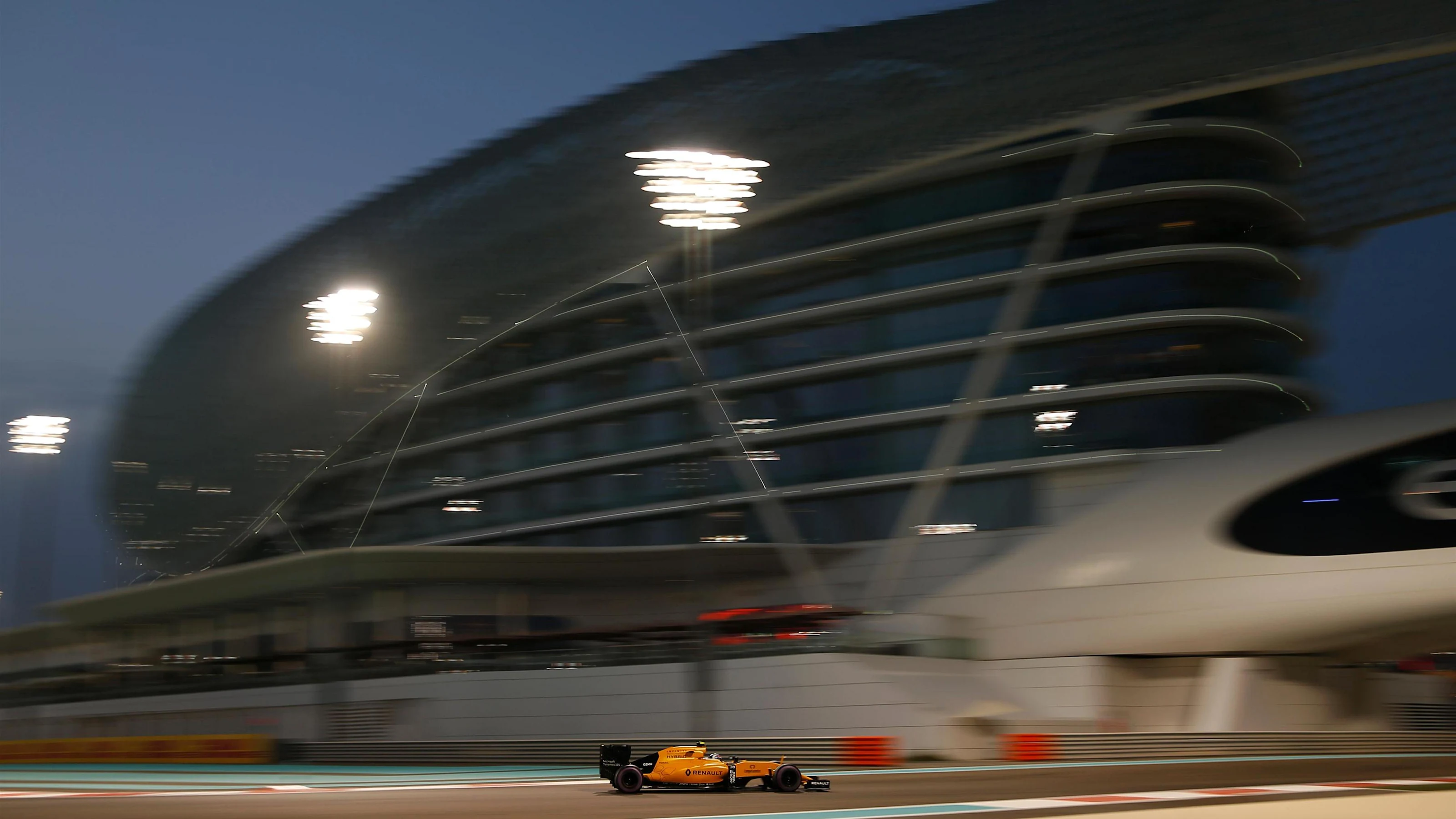 Jolyon Palmer (GBR) Renault Sport F1 Team RS16 at Formula One World Championship, Rd21, Abu Dhabi