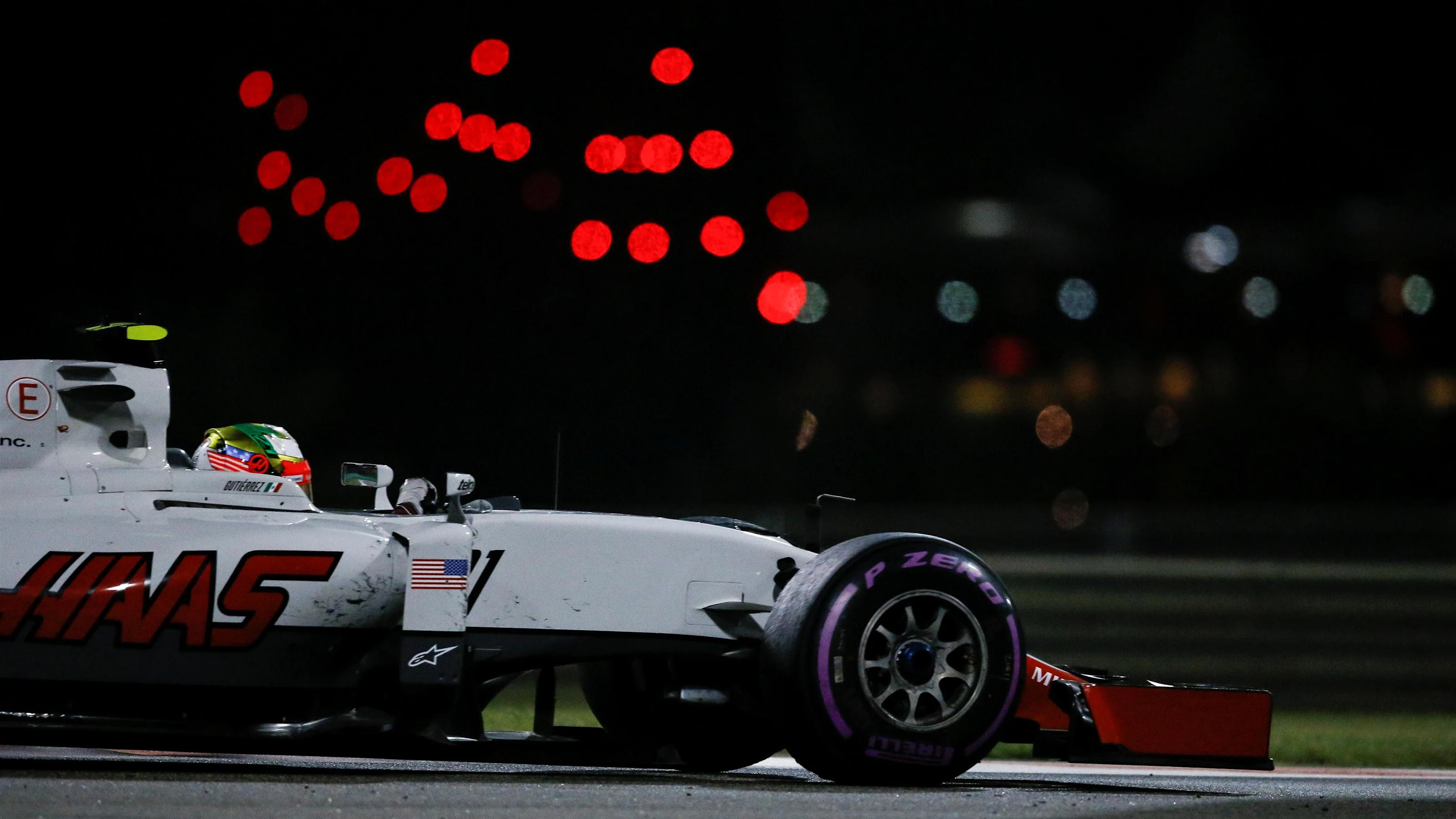 Esteban Gutierrez (MEX) Haas VF-16 at Formula One World Championship, Rd21, Abu Dhabi Grand Prix,
