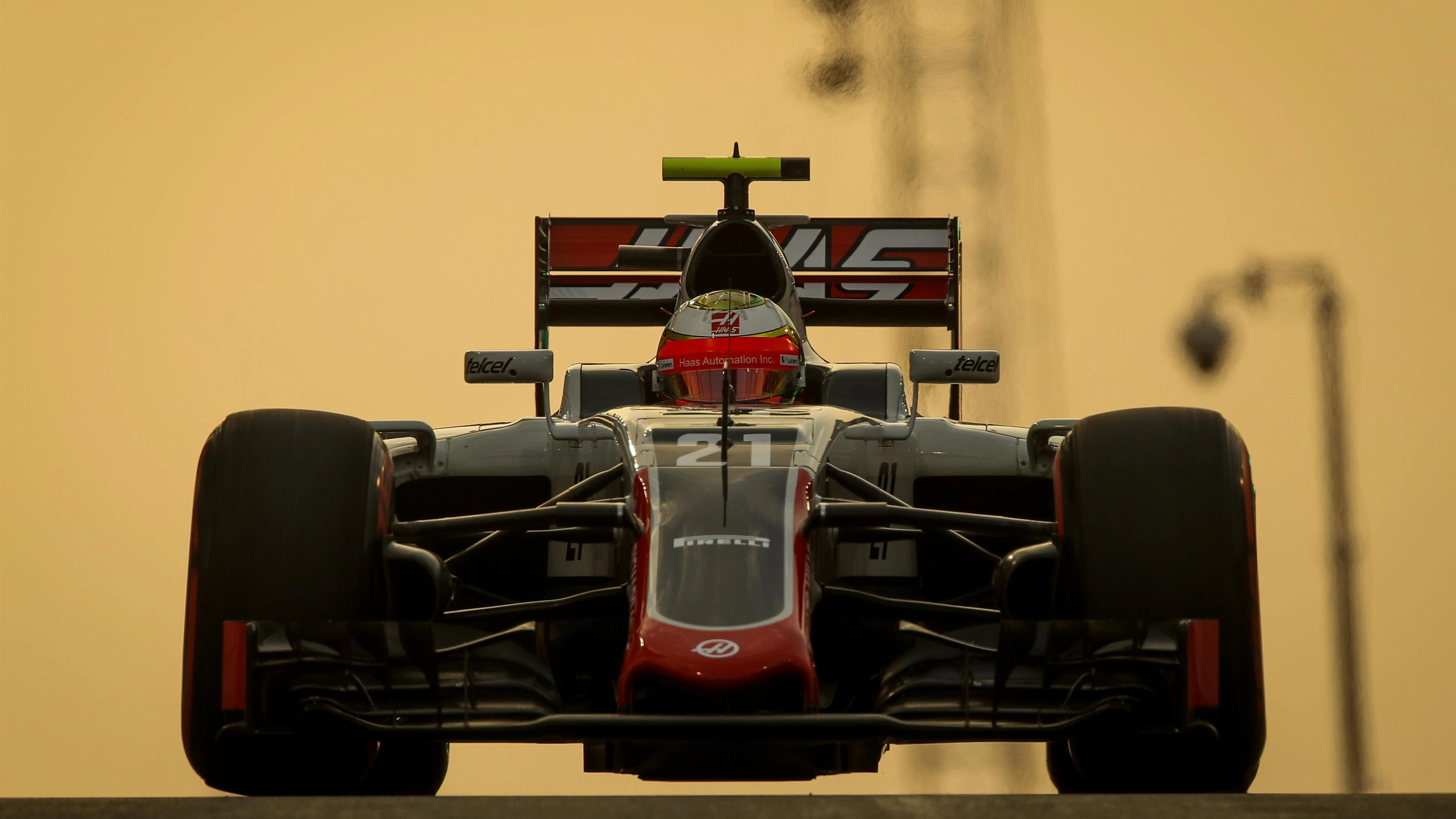 Esteban Gutierrez (MEX) Haas VF-16 at Formula One World Championship, Rd21, Abu Dhabi Grand Prix,