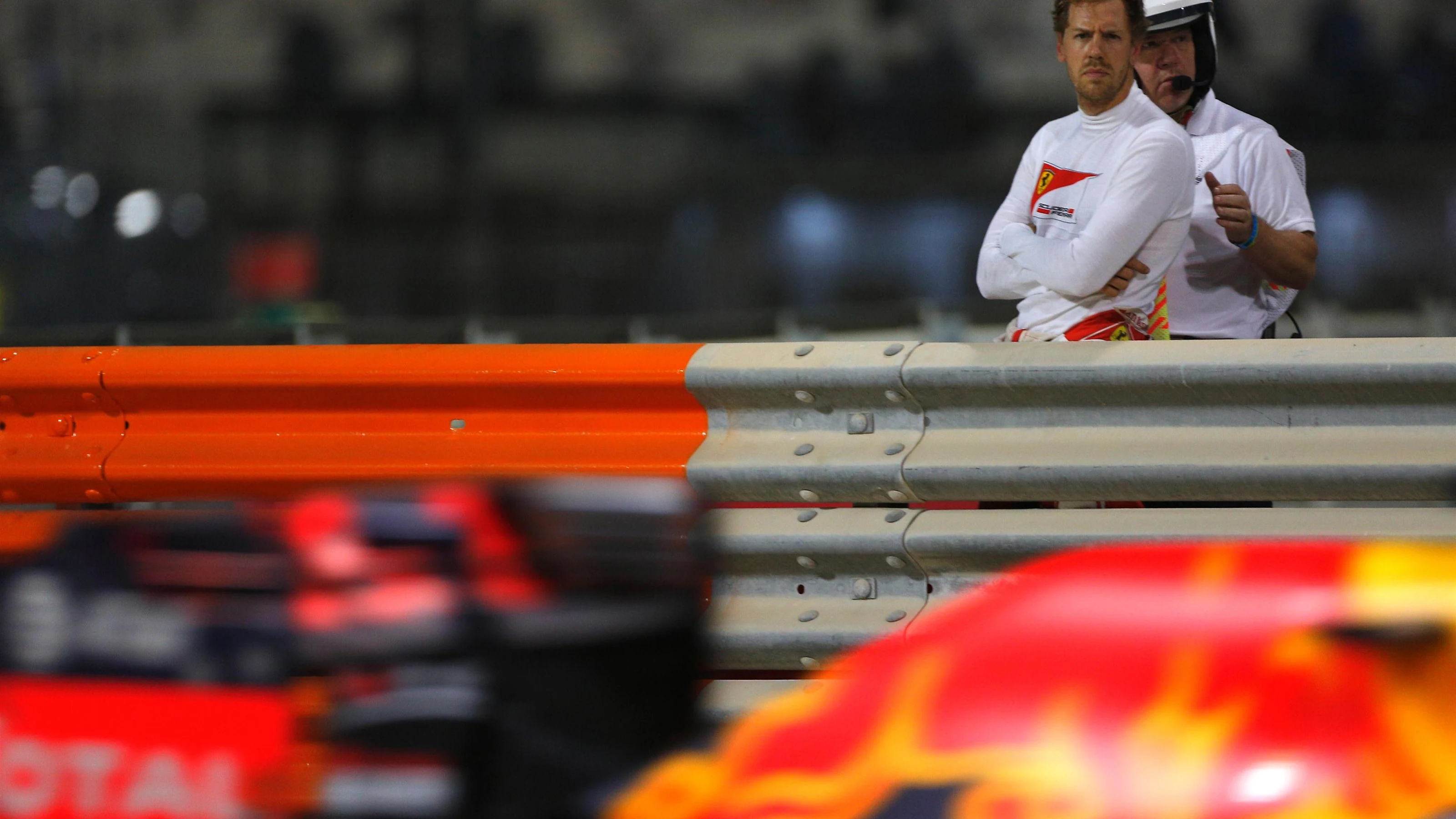 Sebastian Vettel (GER) Ferrari stopped on track in FP2 at Formula One World Championship, Rd21, Abu