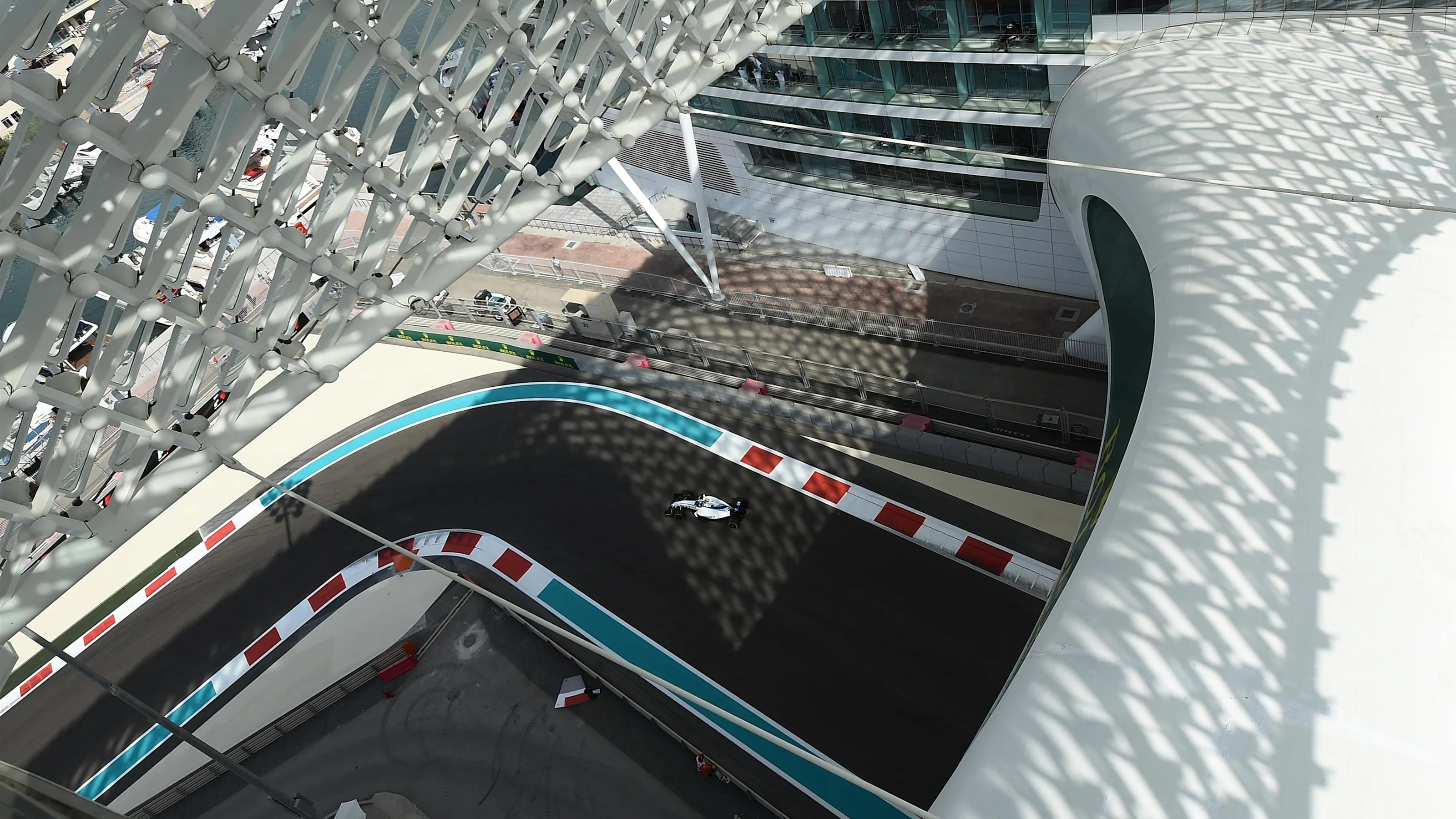 Valtteri Bottas (FIN) Williams FW38 at Formula One World Championship, Rd21, Abu Dhabi Grand Prix,