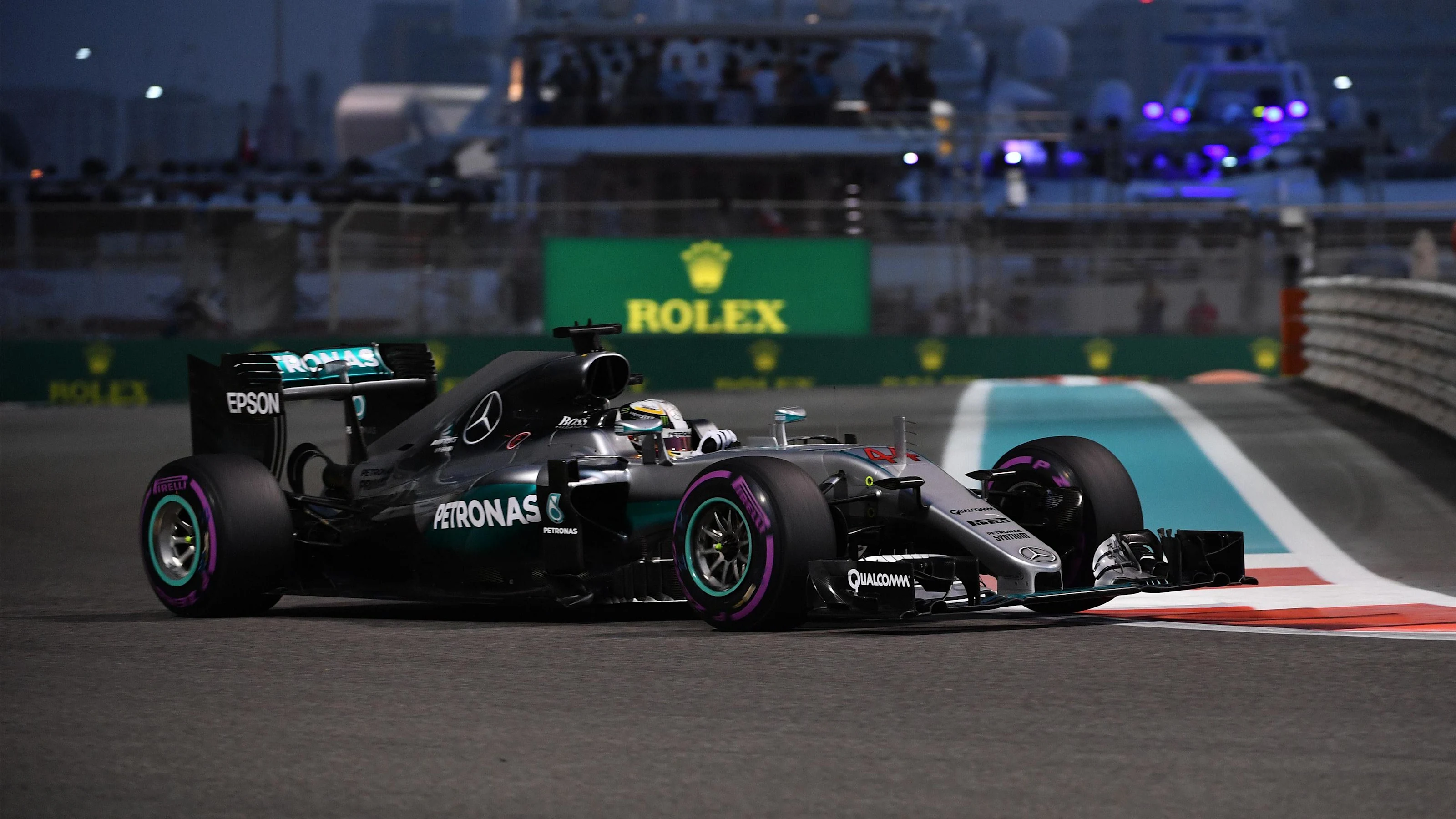 Lewis Hamilton (GBR) Mercedes-Benz F1 W07 Hybrid at Formula One World Championship, Rd21, Abu Dhabi