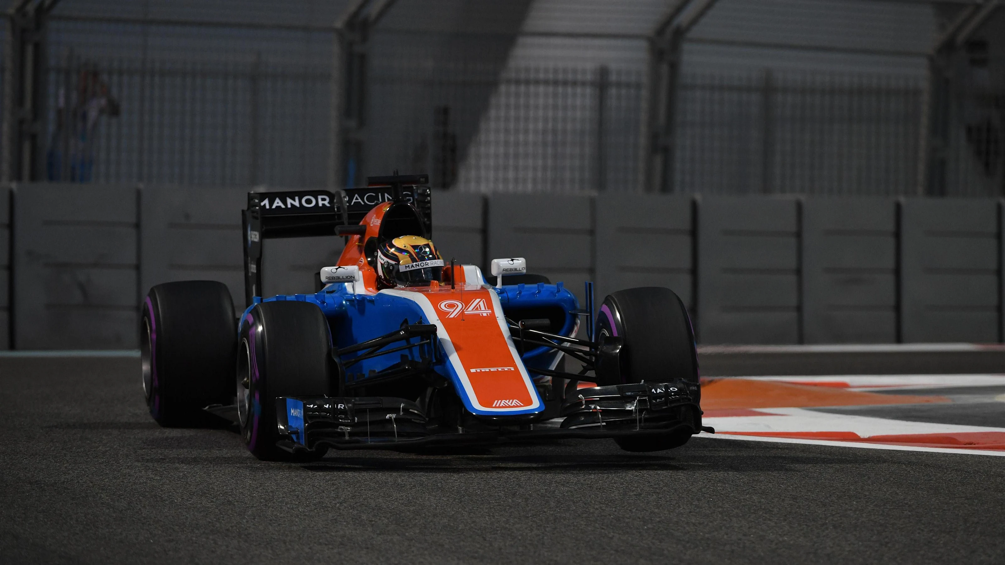 Pascal Wehrlein (GER) Manor Racing MRT05 at Formula One World Championship, Rd21, Abu Dhabi Grand