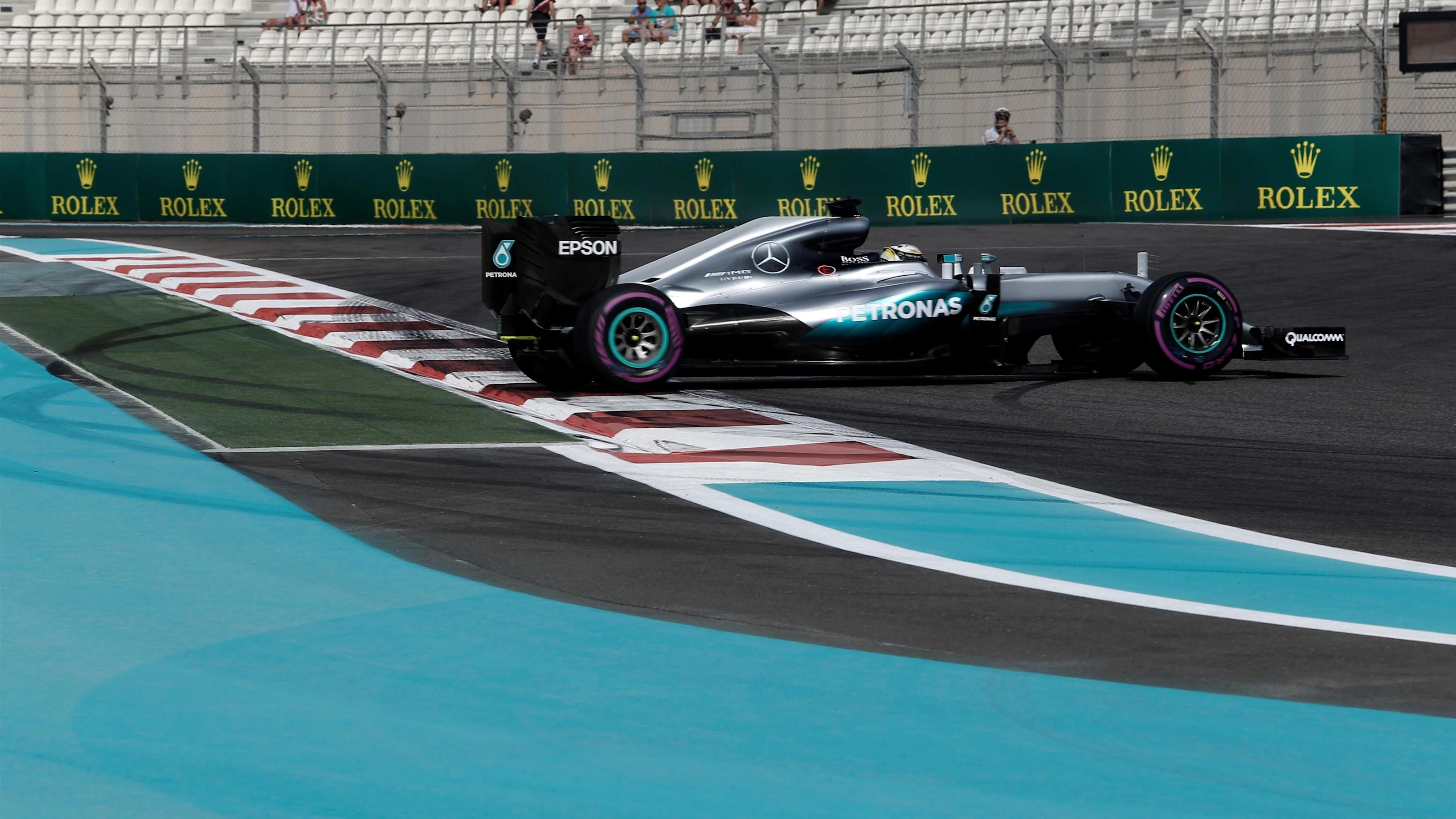 Lewis Hamilton (GBR) Mercedes-Benz F1 W07 Hybrid spins at Formula One World Championship, Rd21, Abu
