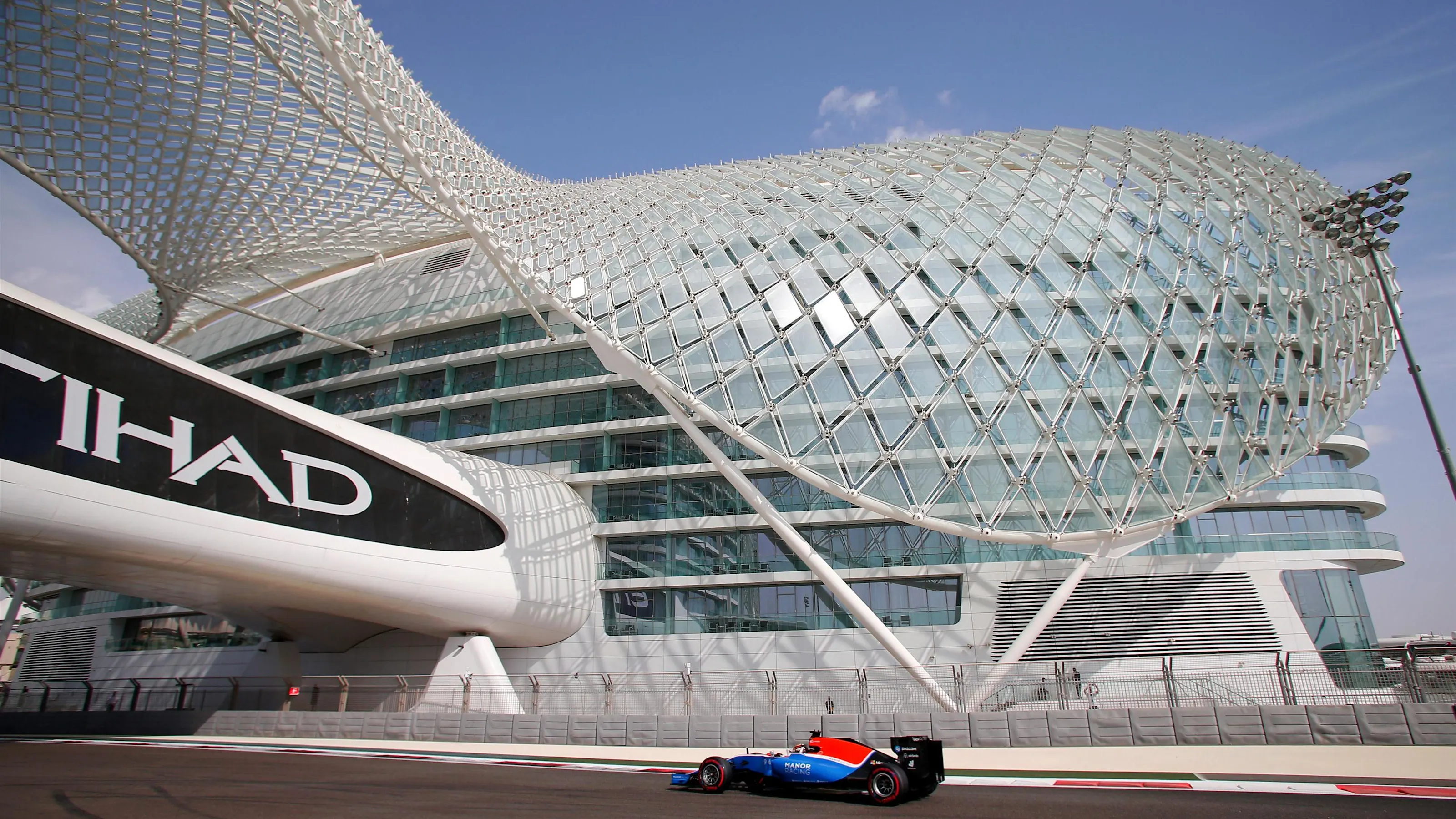 Pascal Wehrlein (GER) Manor Racing MRT05 at Formula One World Championship, Rd21, Abu Dhabi Grand