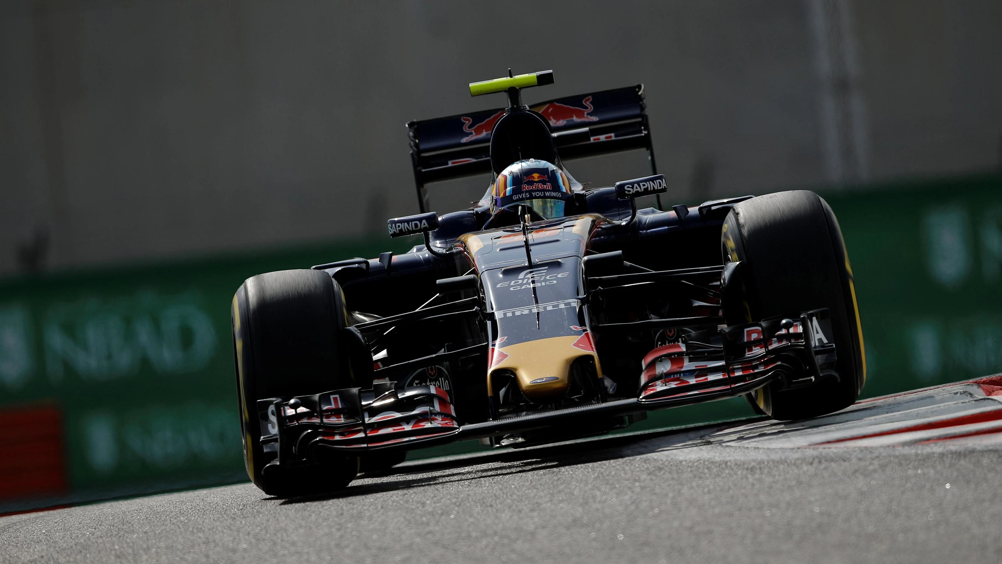 Carlos Sainz jr (ESP) Scuderia Toro Rosso STR11 at Formula One World Championship, Rd21, Abu Dhabi