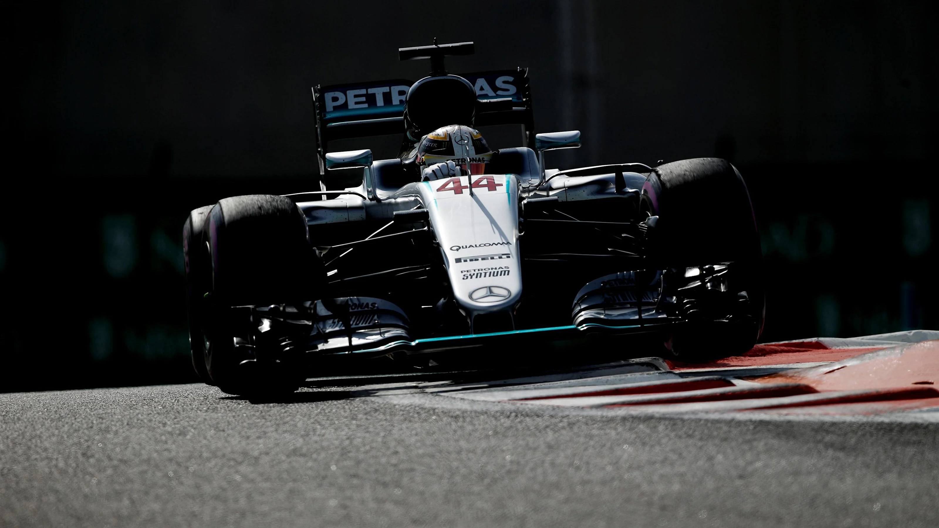 Lewis Hamilton (GBR) Mercedes-Benz F1 W07 Hybrid at Formula One World Championship, Rd21, Abu Dhabi