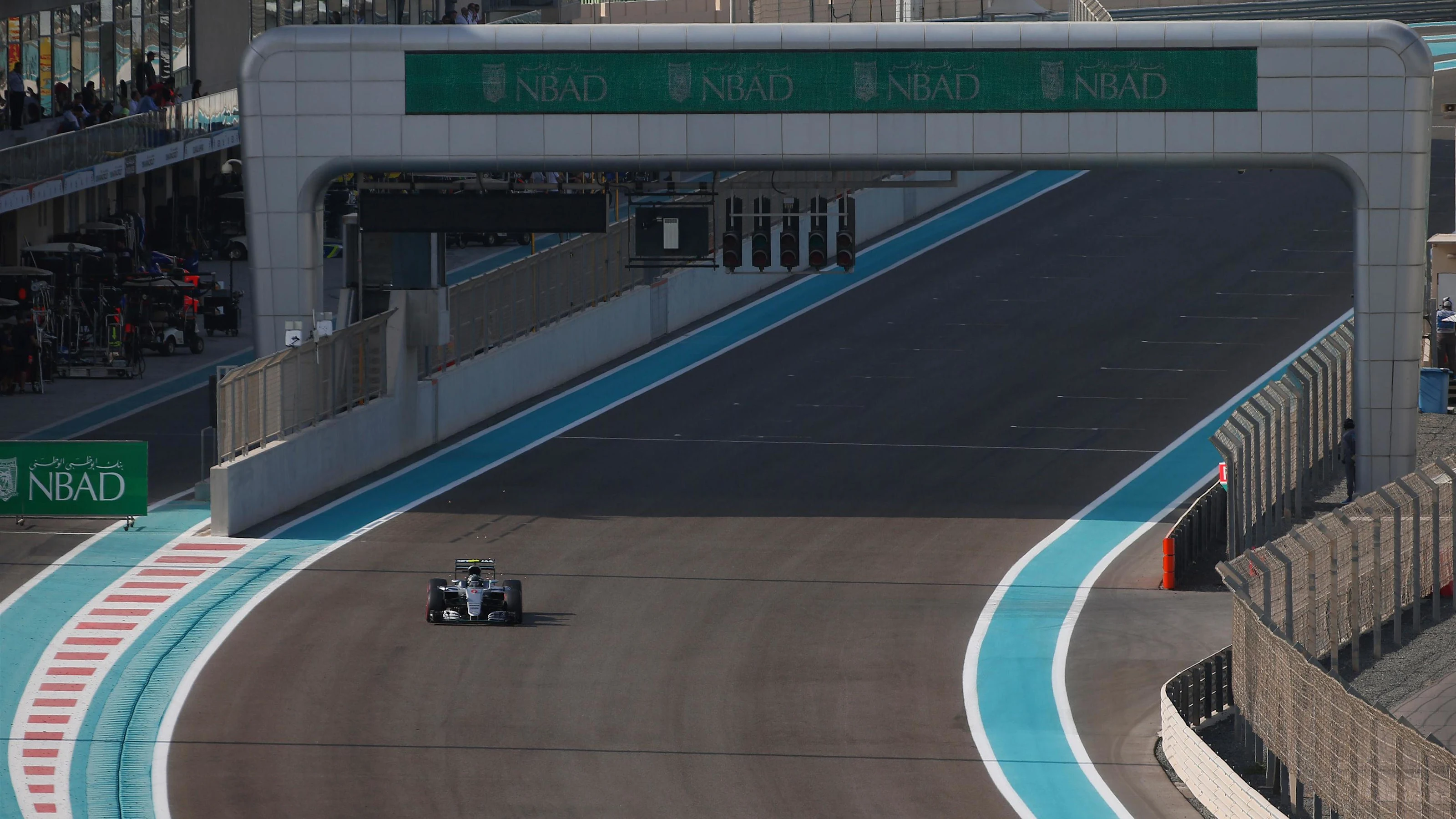 Nico Rosberg (GER) Mercedes-Benz F1 W07 Hybrid at Formula One World Championship, Rd21, Abu Dhabi