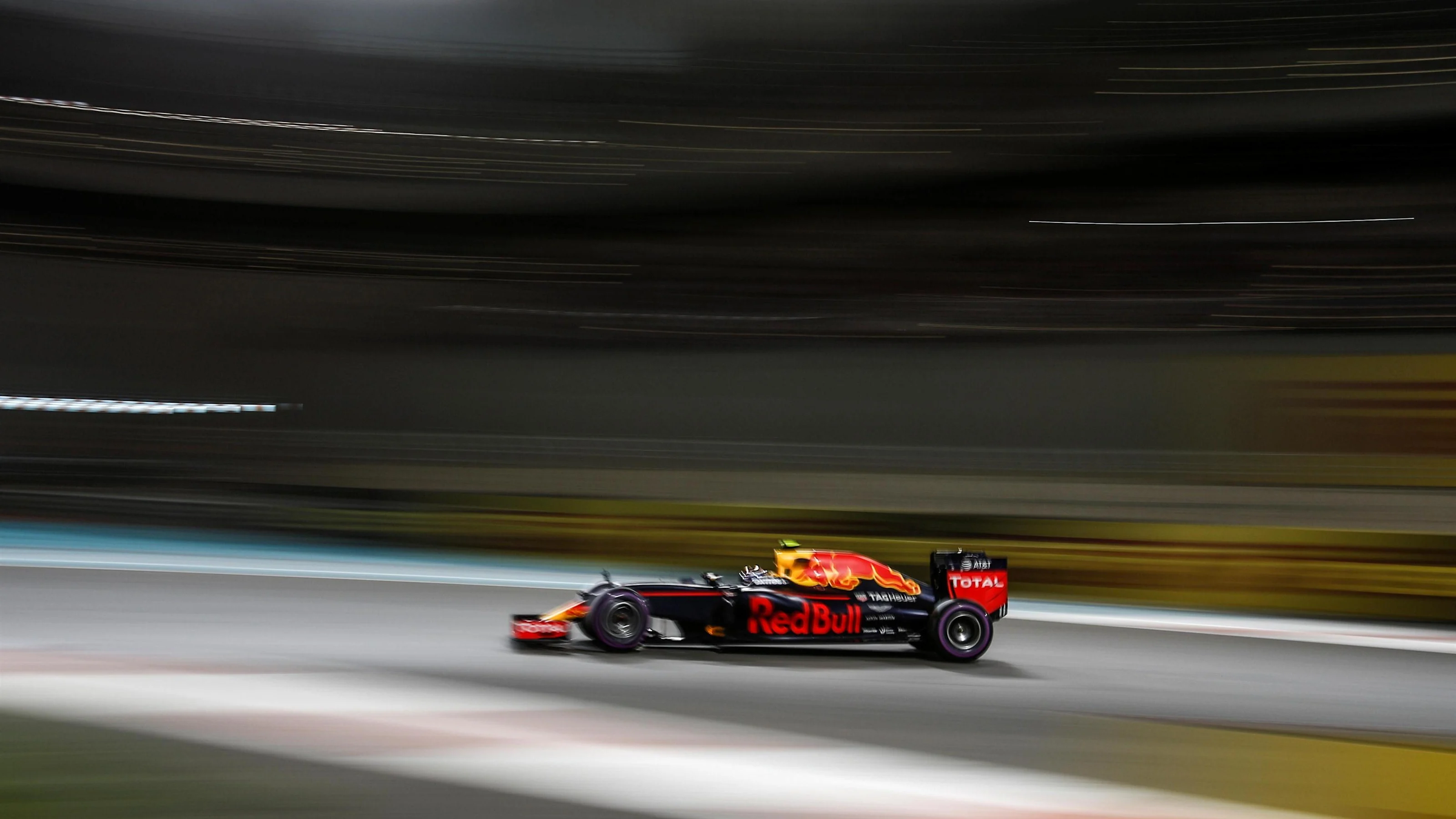 Max Verstappen (NED) Red Bull Racing RB12 at Formula One World Championship, Rd21, Abu Dhabi Grand