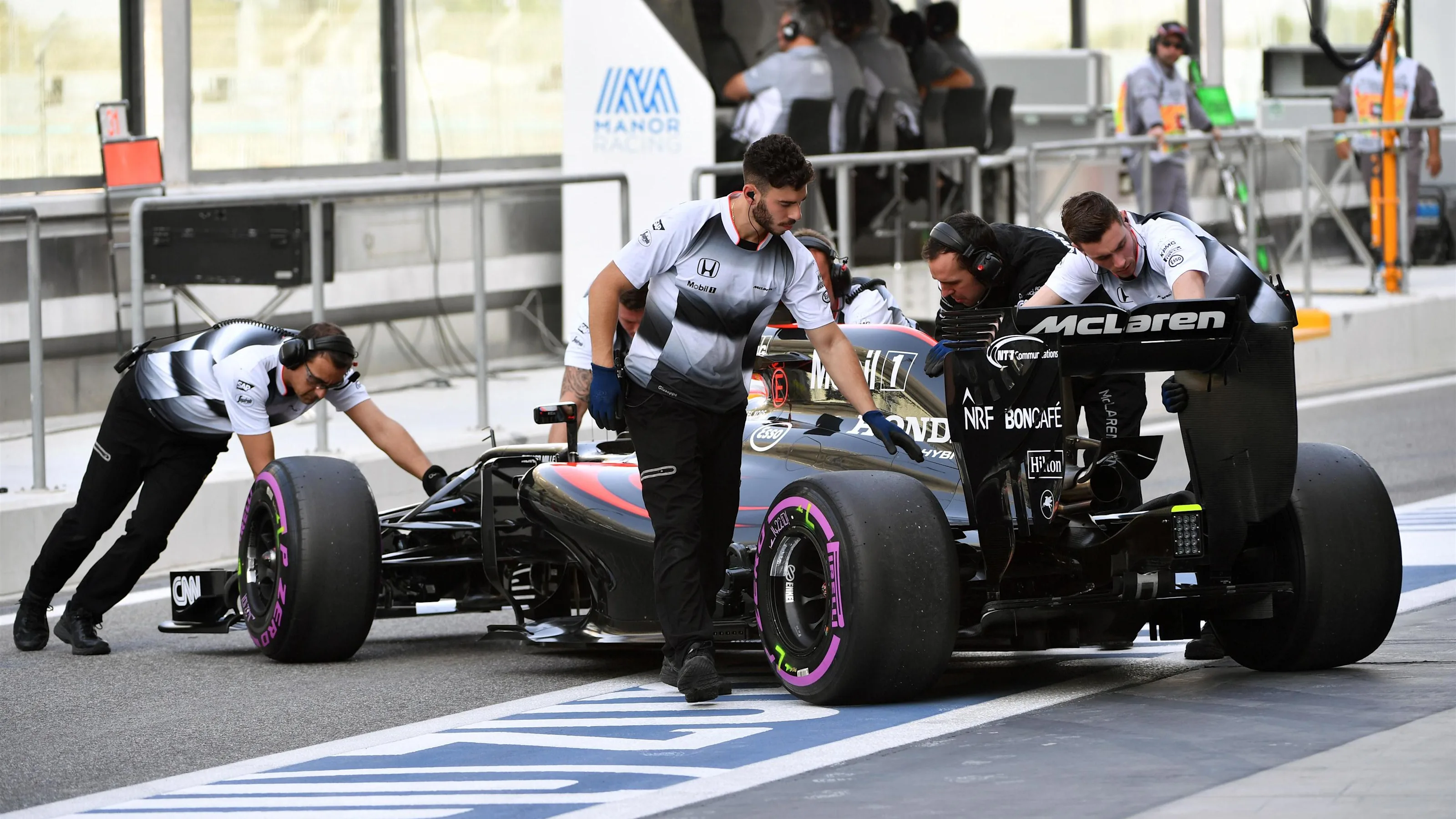 McLaren MP4-31 rear at Formula One World Championship, Rd21, Abu Dhabi Grand Prix, Qualifying, Yas