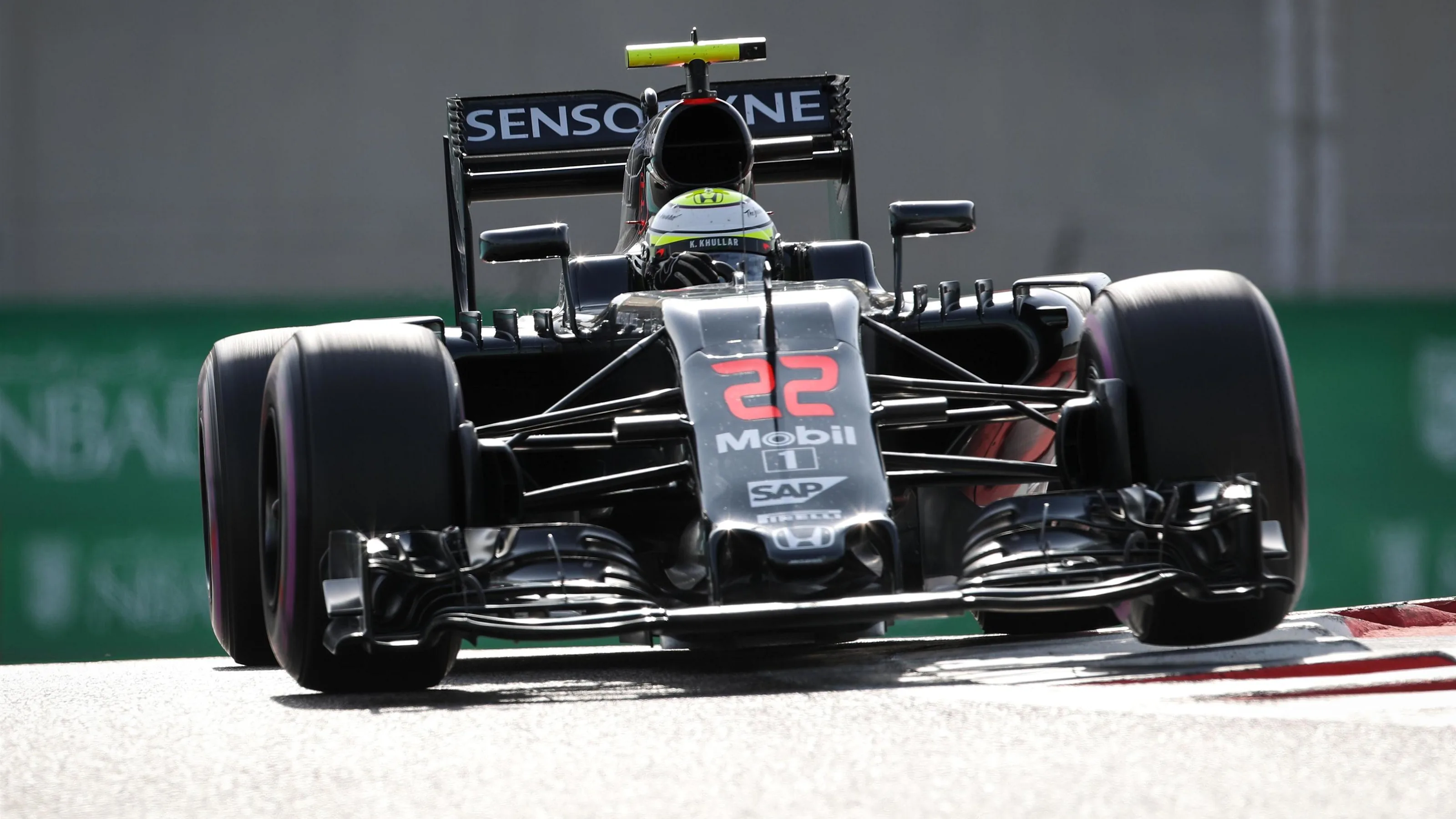 Jenson Button (GBR) McLaren MP4-31 at Formula One World Championship, Rd21, Abu Dhabi Grand Prix,