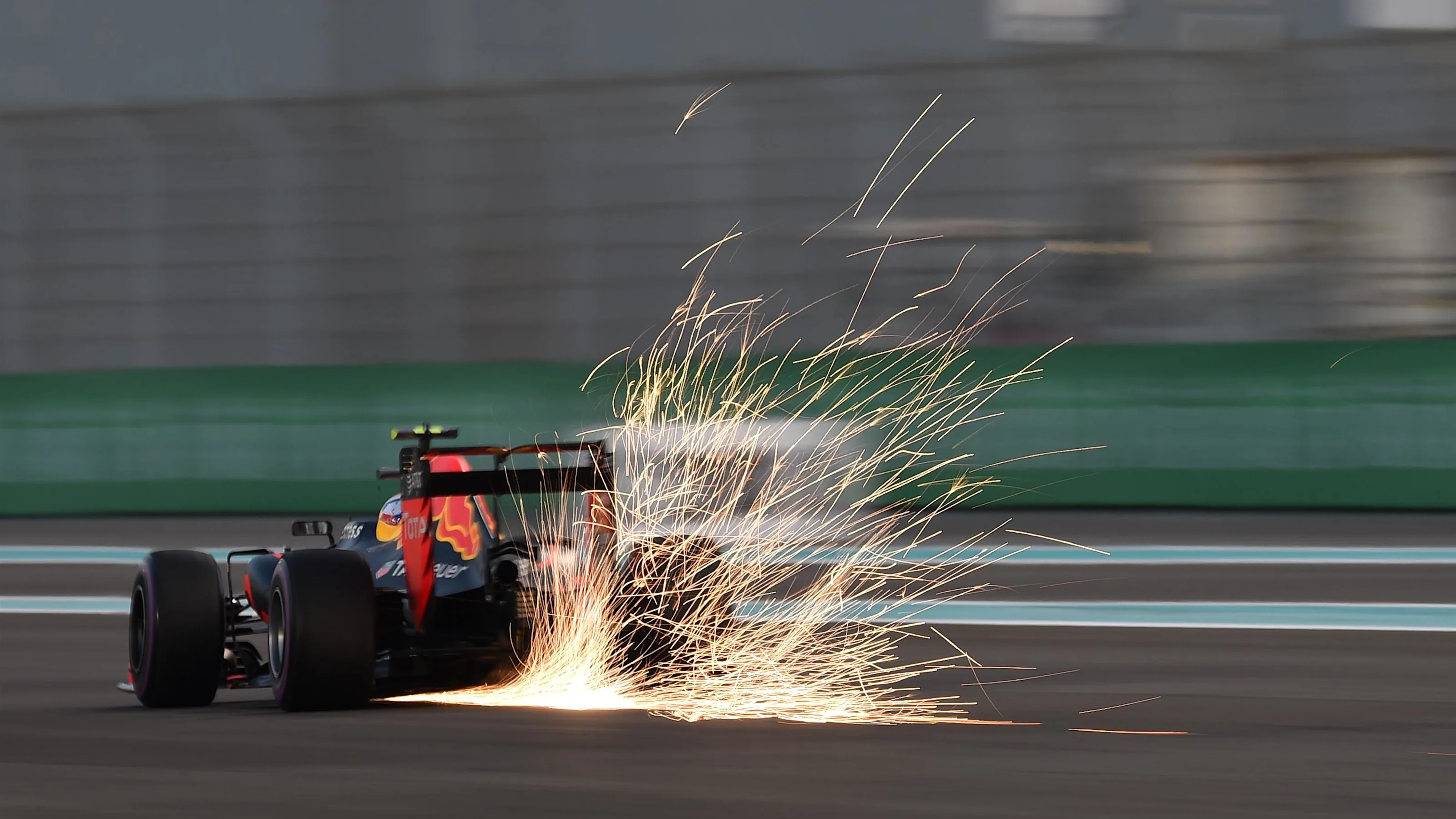 Max Verstappen (NED) Red Bull Racing RB12 at Formula One World Championship, Rd21, Abu Dhabi Grand