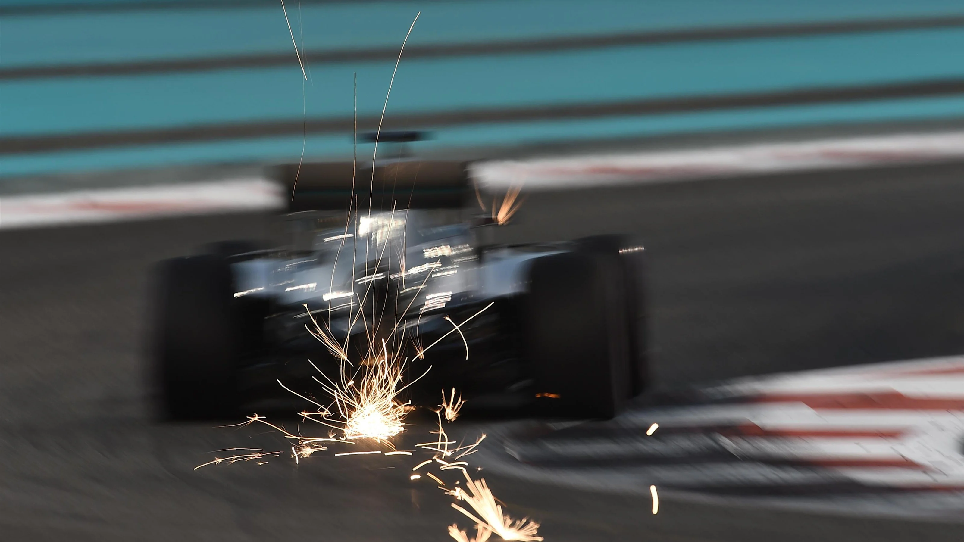 Lewis Hamilton (GBR) Mercedes-Benz F1 W07 Hybrid at Formula One World Championship, Rd21, Abu Dhabi