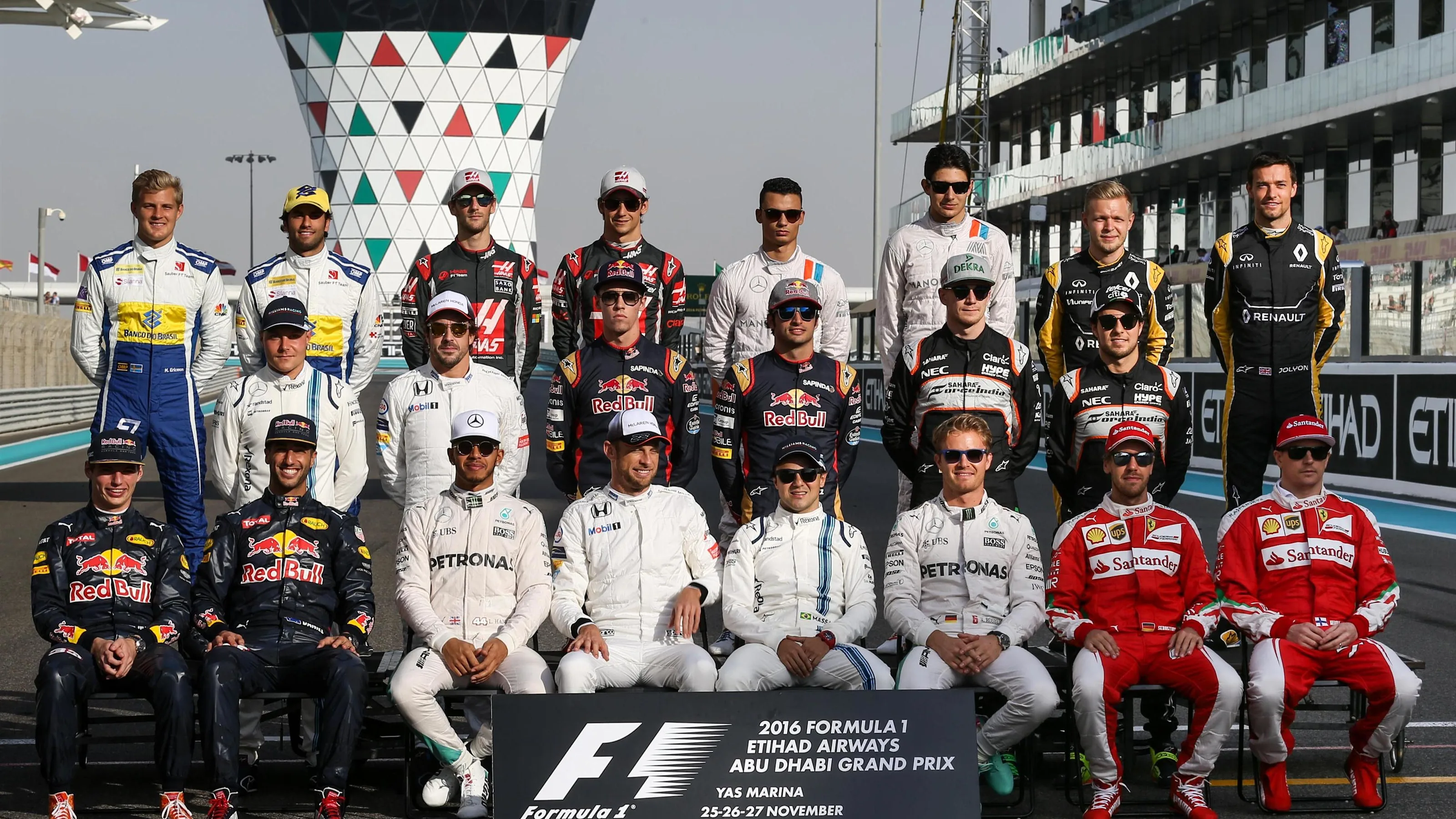 Drivers on the grid for the group photo at Formula One World Championship, Rd21, Abu Dhabi Grand