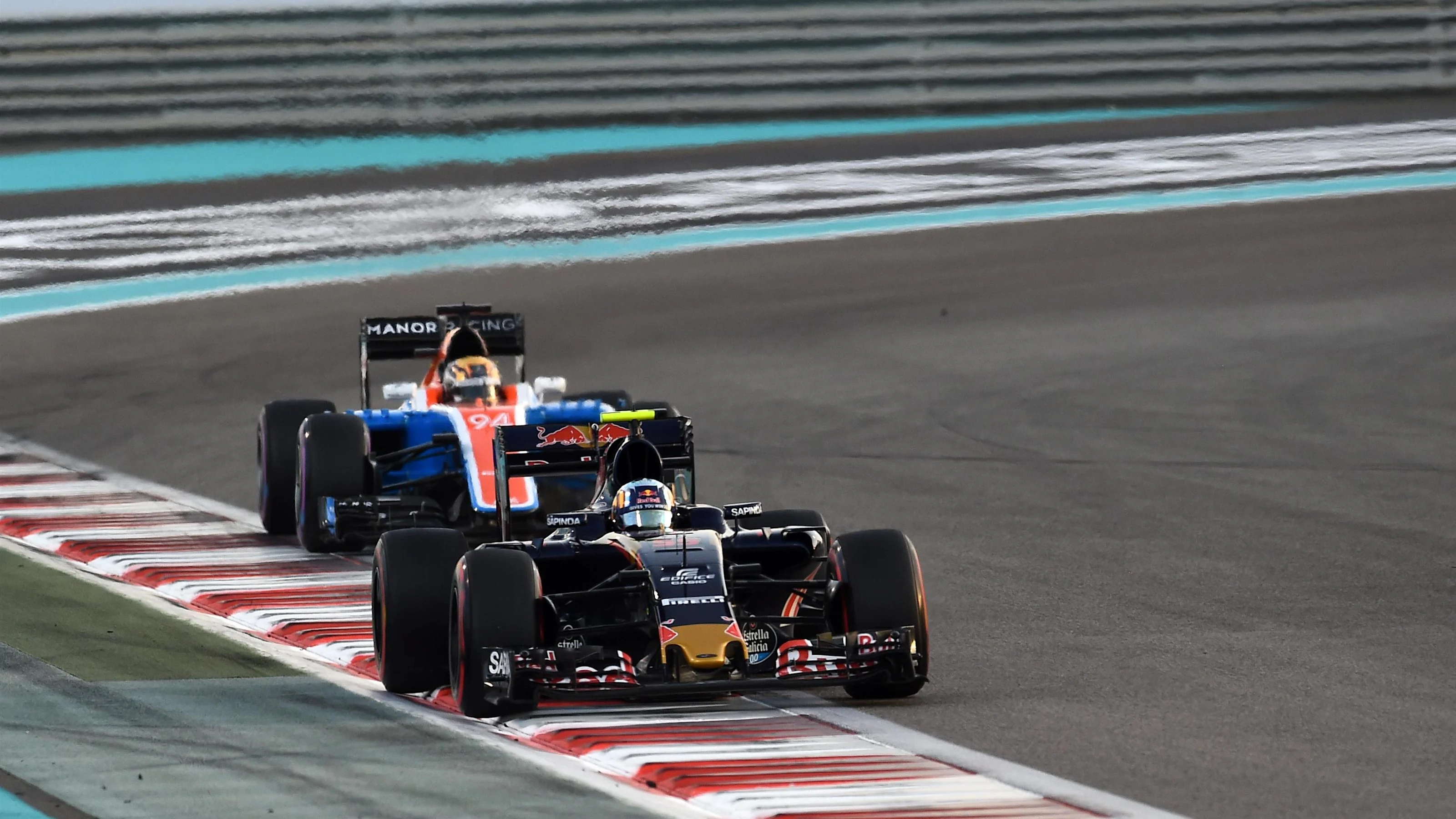 Carlos Sainz jr (ESP) Scuderia Toro Rosso STR11 at Formula One World Championship, Rd21, Abu Dhabi