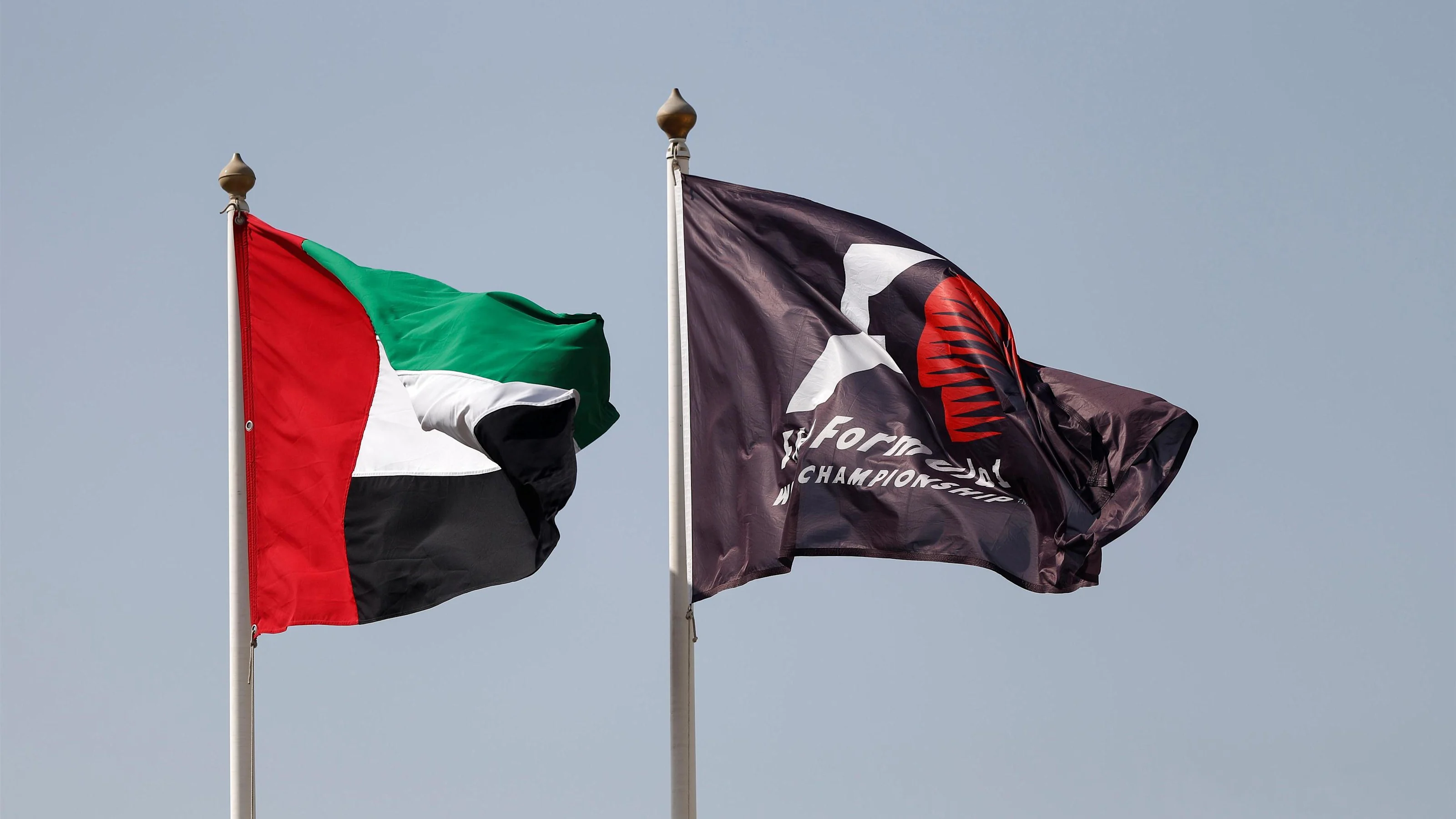 Flags at Formula One World Championship, Rd21, Abu Dhabi Grand Prix, Preparations, Yas Marina
