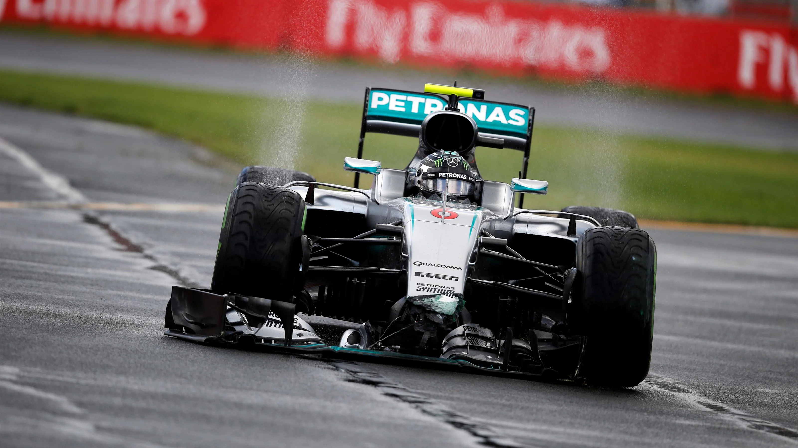 Nico Rosberg (GER) Mercedes-Benz F1 W07 Hybrid with broken front wing at Formula One World