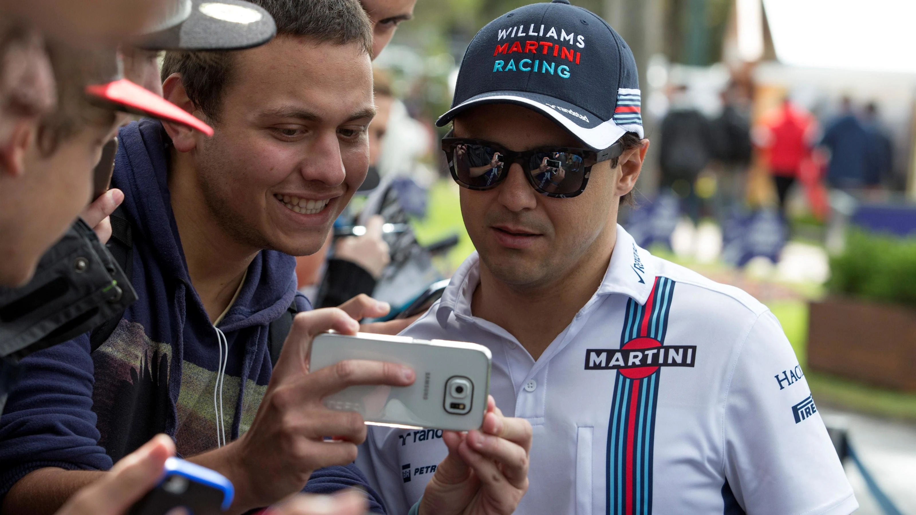 Felipe Massa (BRA) Williams poses for a selfie at Formula One World Championship, Rd1, Australian