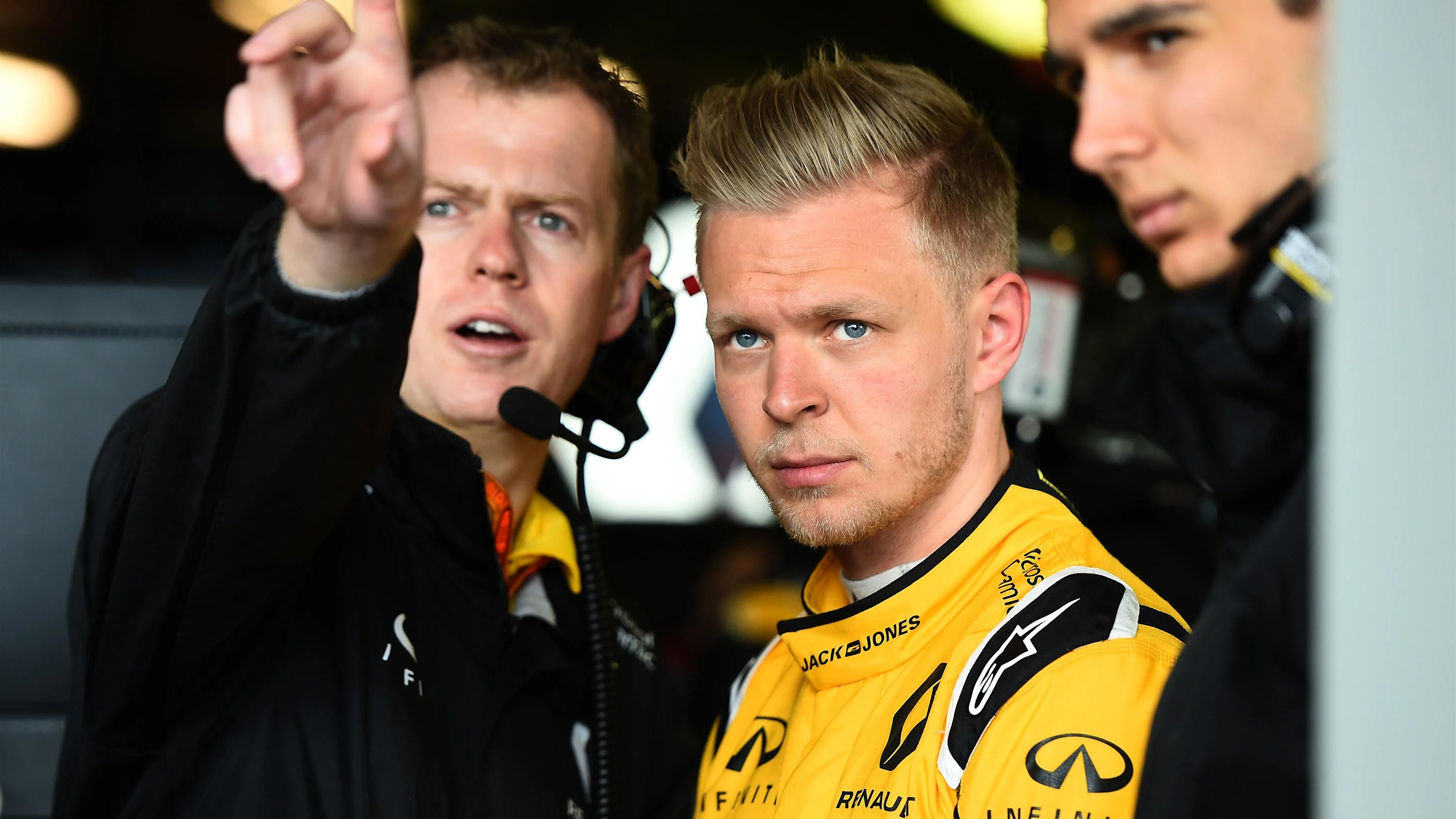 Kevin Magnussen (DEN) Renault Sport F1 Team at Formula One World Championship, Rd1, Australian