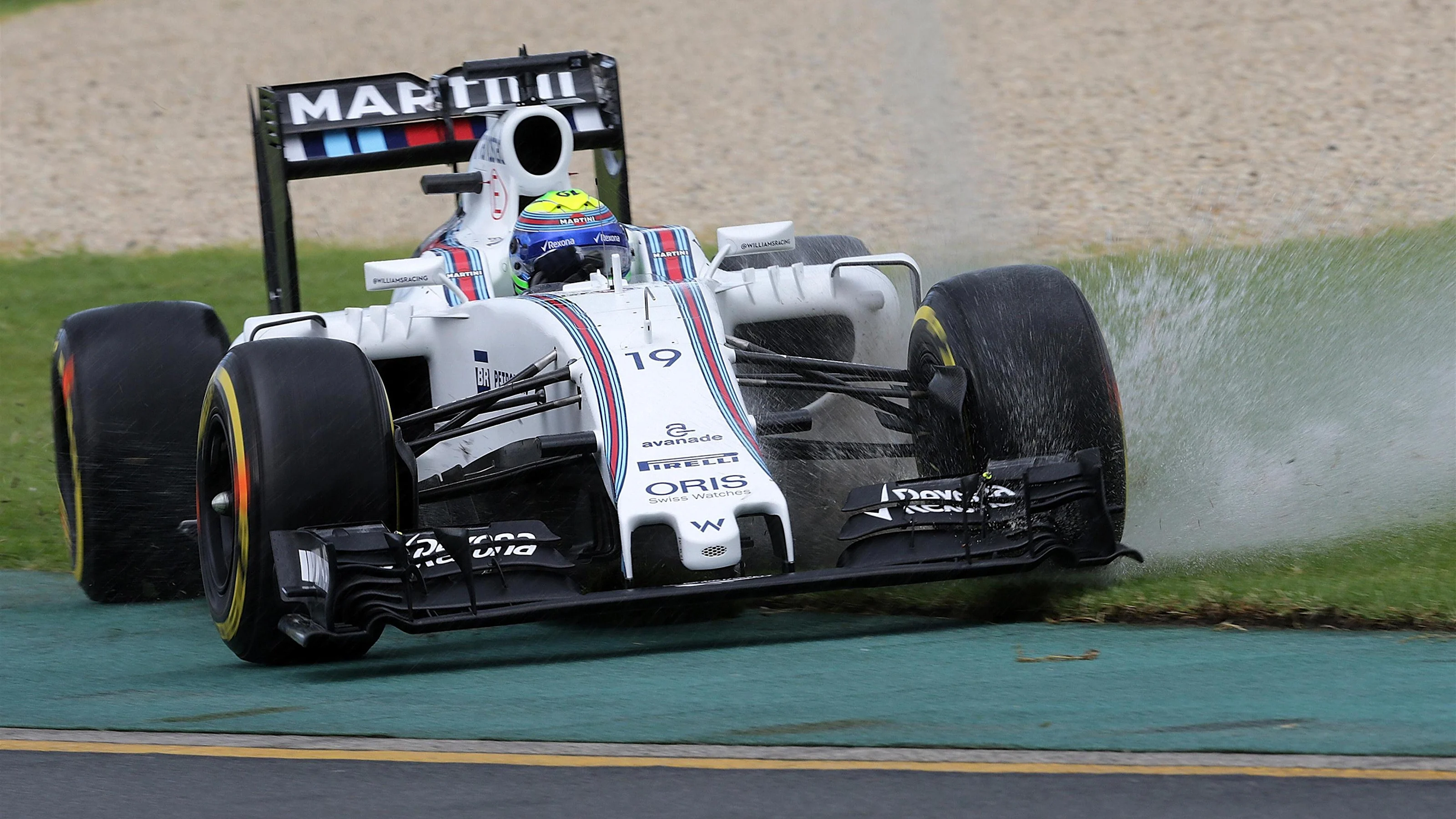 Felipe Massa (BRA) Williams FW38 runs wide at Formula One World Championship, Rd1, Australian Grand