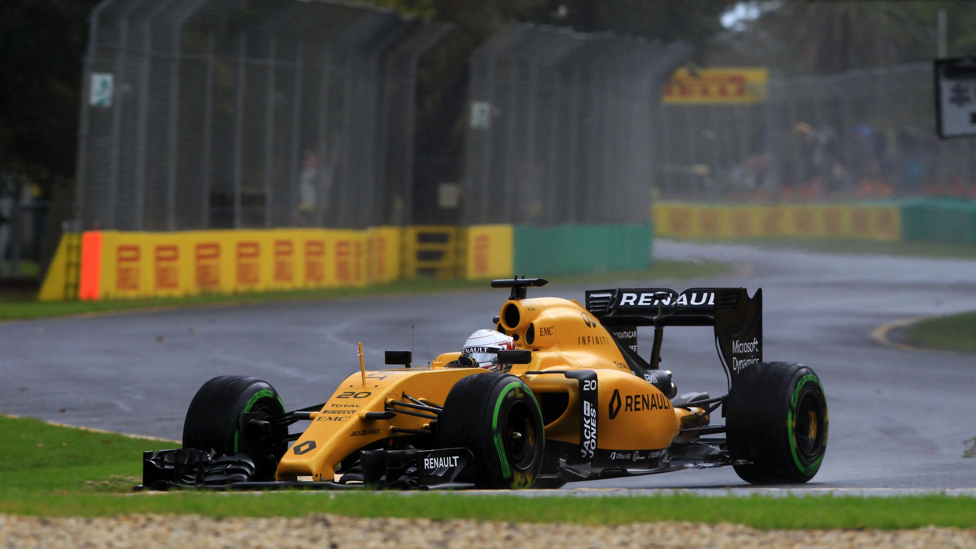 Kevin Magnussen (DEN) Renault Sport F1 Team RS16 at Formula One World Championship, Rd1, Australian
