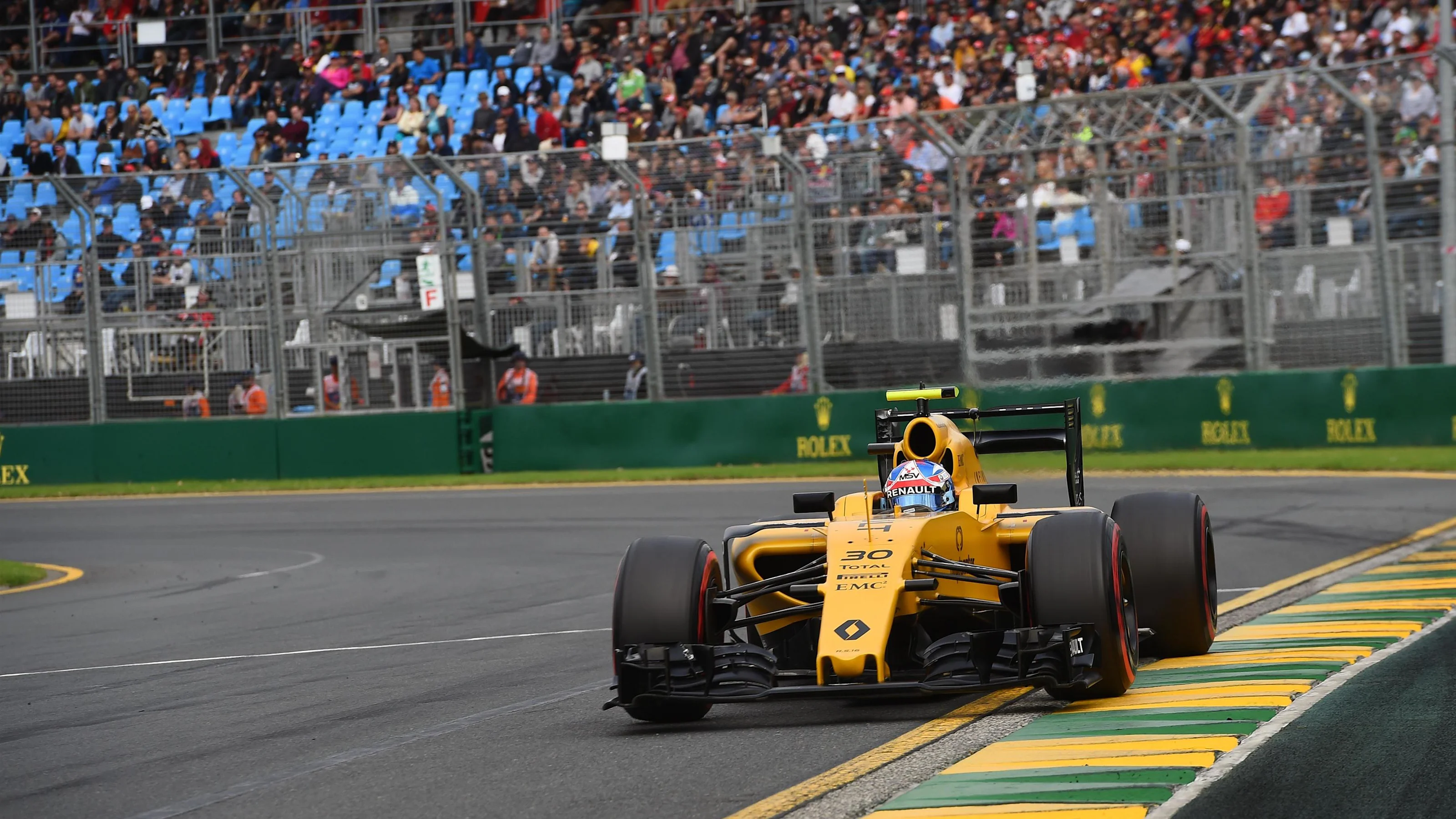 Jolyon Palmer (GBR) Renault Sport F1 Team RS16 at Formula One World Championship, Rd1, Australian