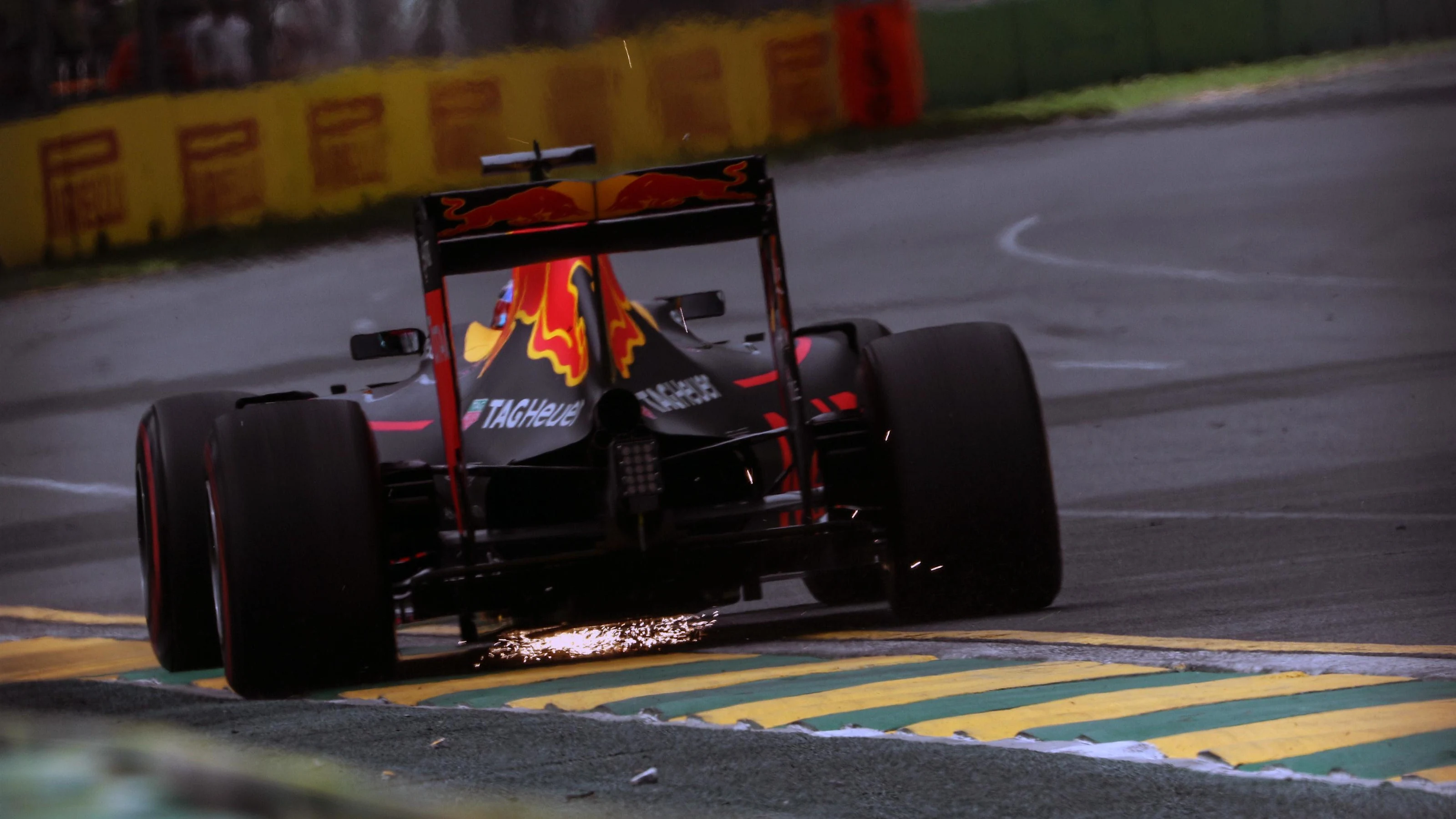 Daniel Ricciardo (AUS) Red Bull Racing RB12 at Formula One World Championship, Rd1, Australian