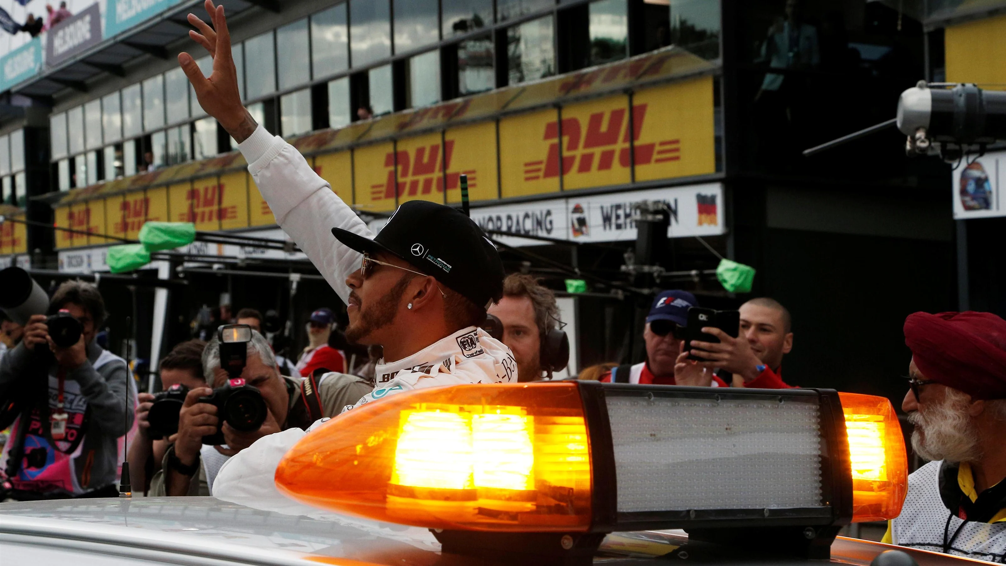 Pole sitter Lewis Hamilton (GBR) Mercedes AMG F1 celebrates at Formula One World Championship, Rd1,