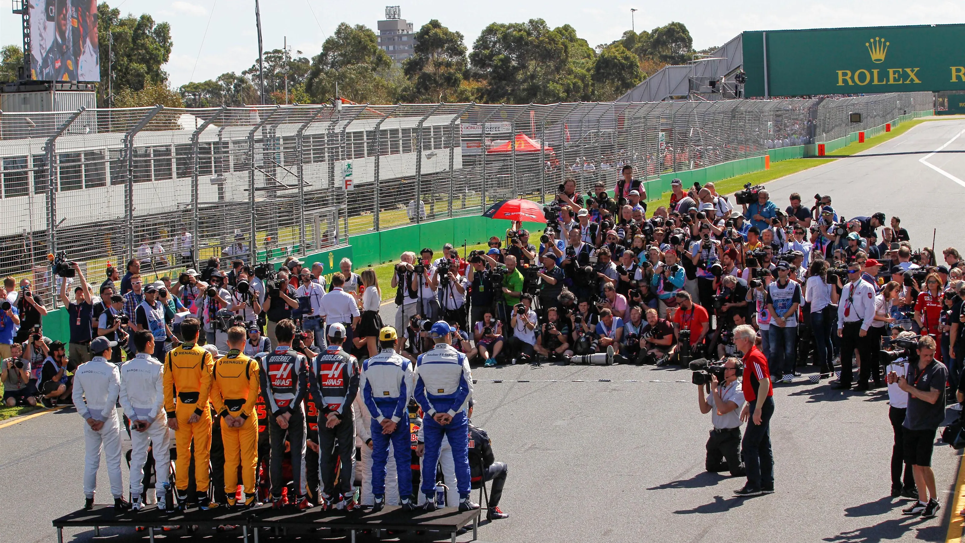 F1 drivers group photo at Formula One World Championship, Rd1, Australian Grand Prix, Race, Albert