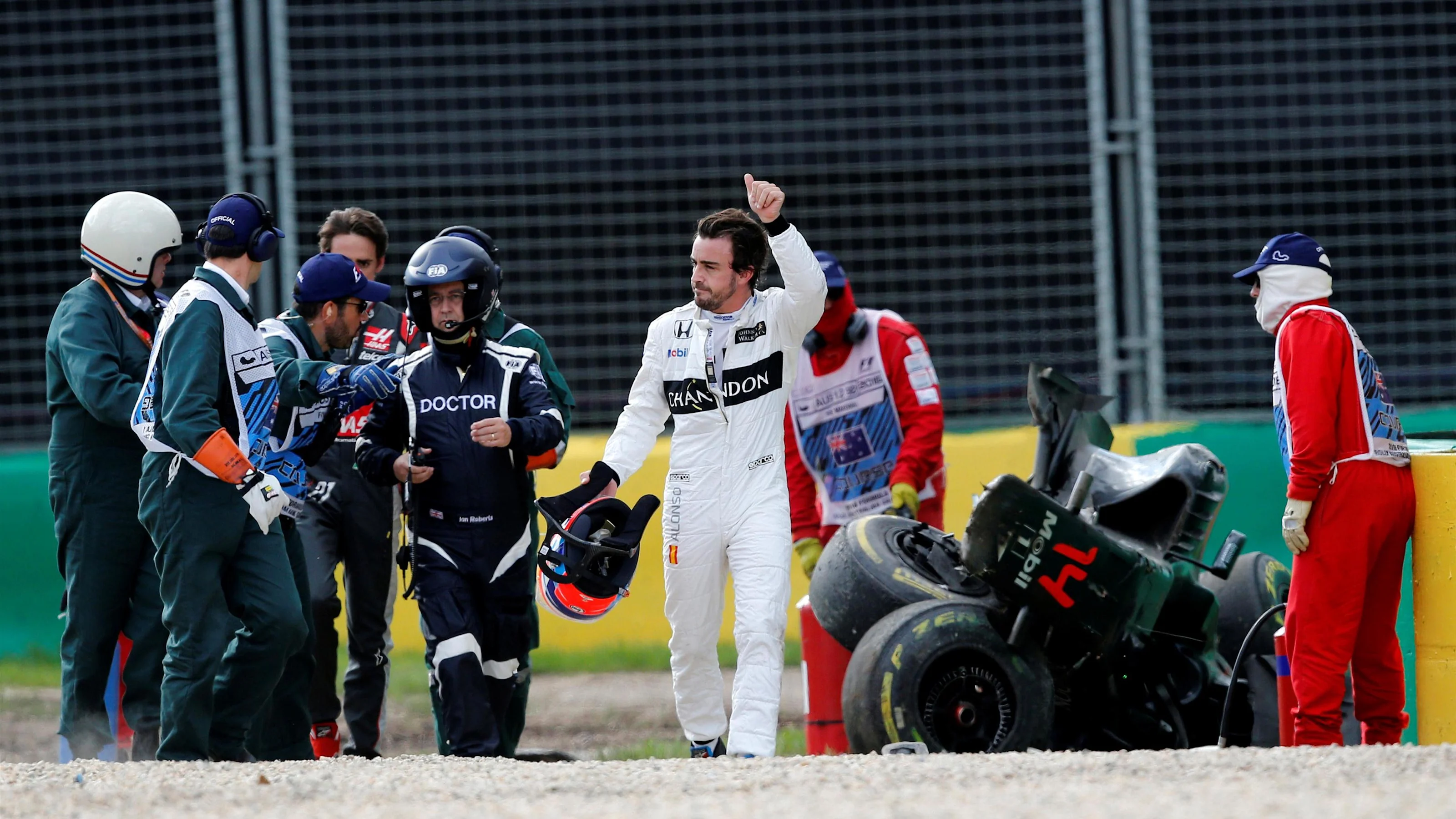 Fernando Alonso (ESP) McLaren gives the thumbs up after his crash at Formula One World